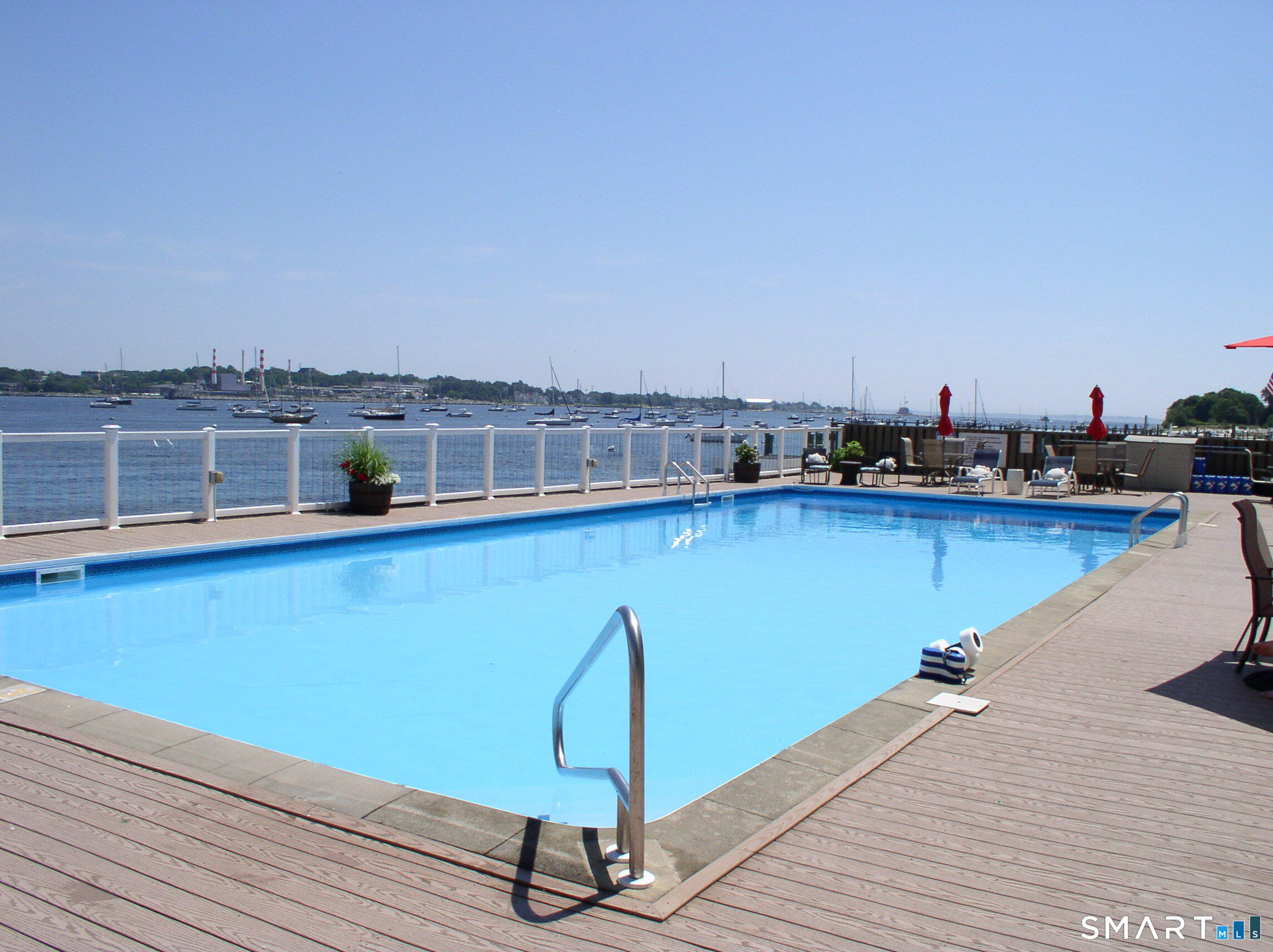 292 PEQUOT Avenue, #E4, New London, CT 06320