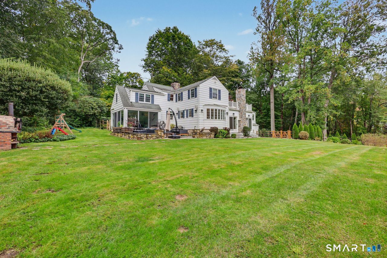 211 Laurel Road photo 7