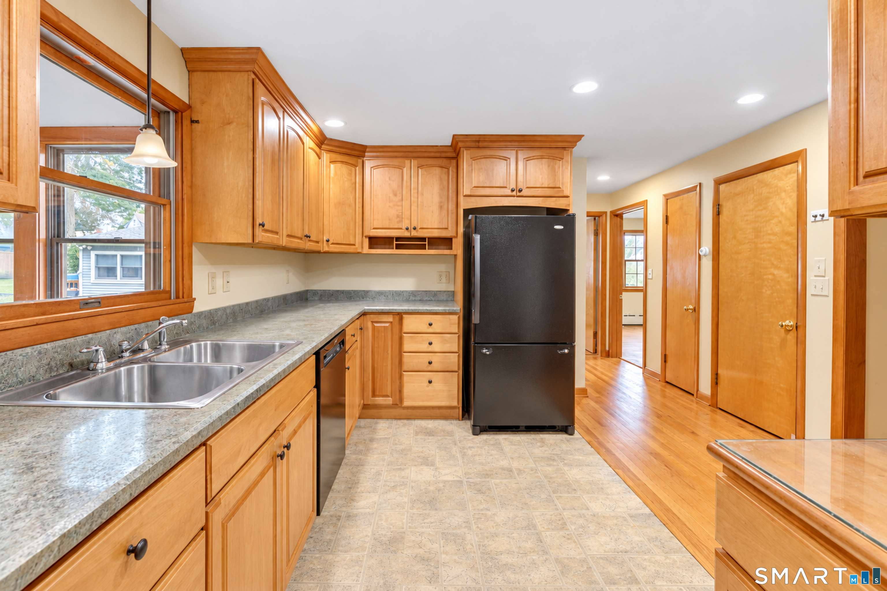 95 Lower Boulevard, New London, CT 06320