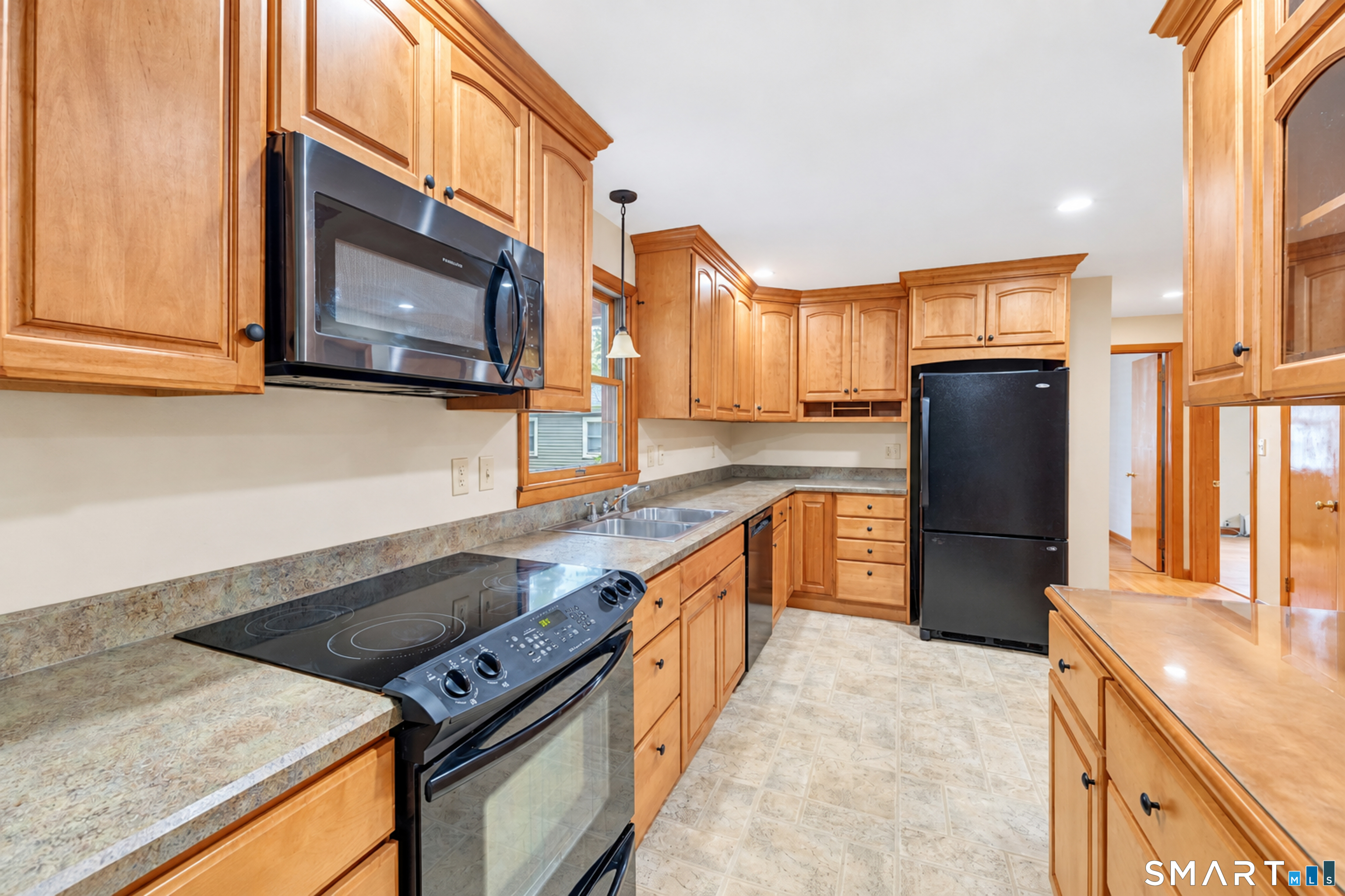 95 Lower Boulevard, New London, CT 06320