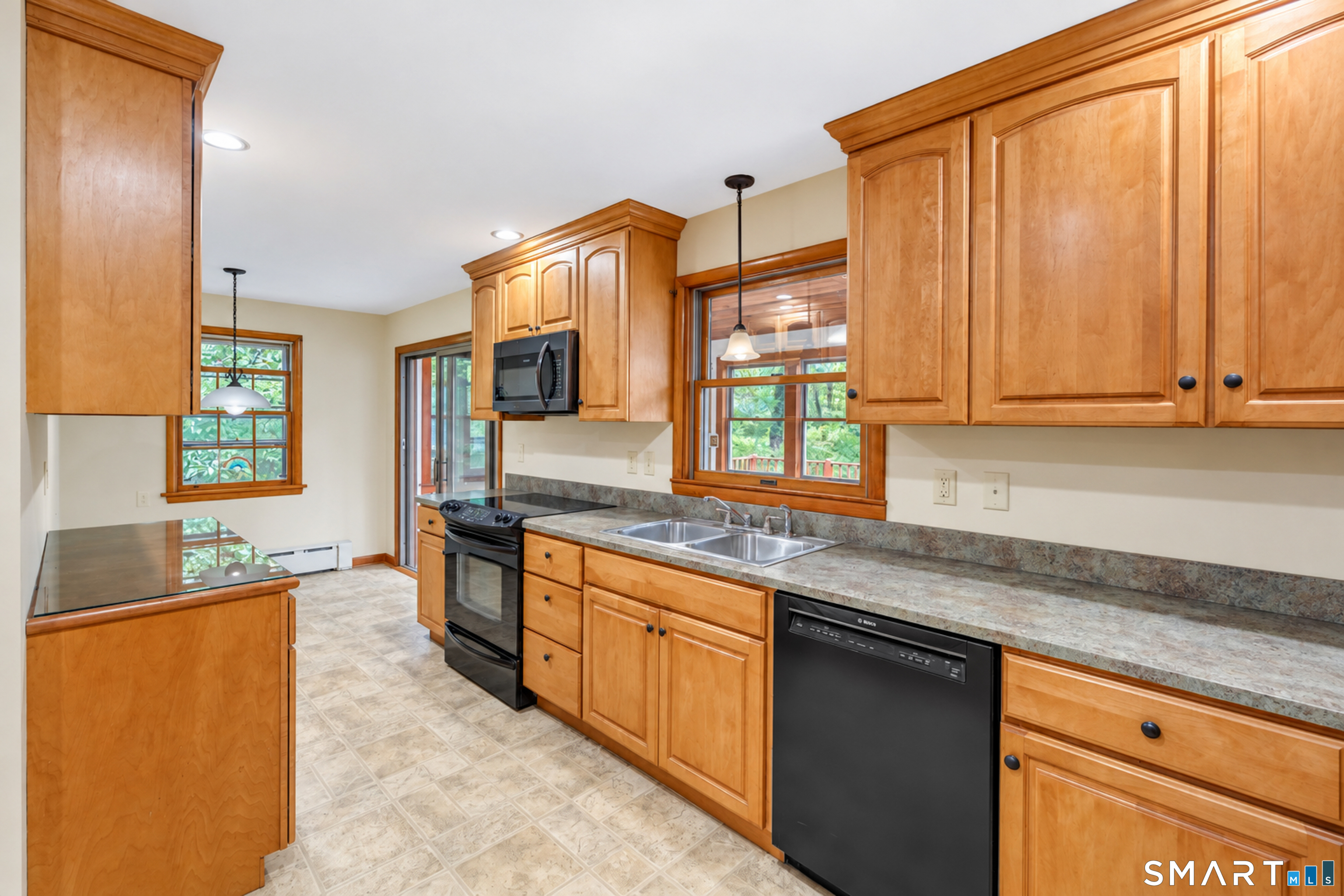 95 Lower Boulevard, New London, CT 06320