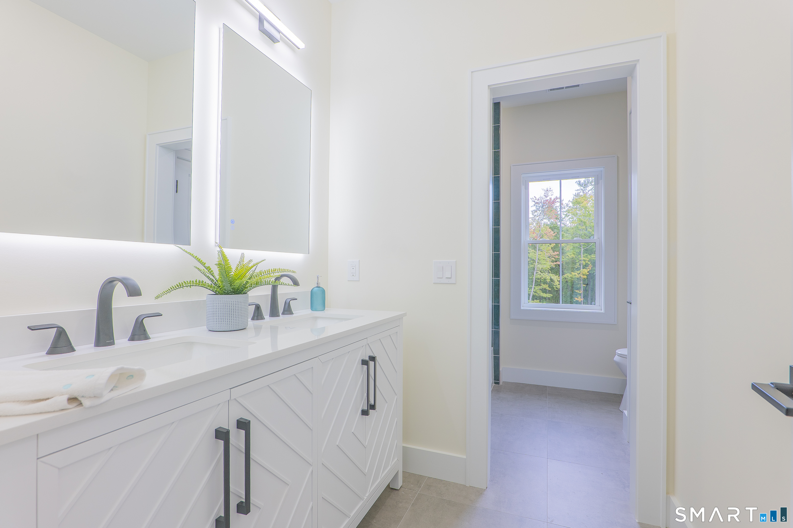 505 Burr Road photo 27