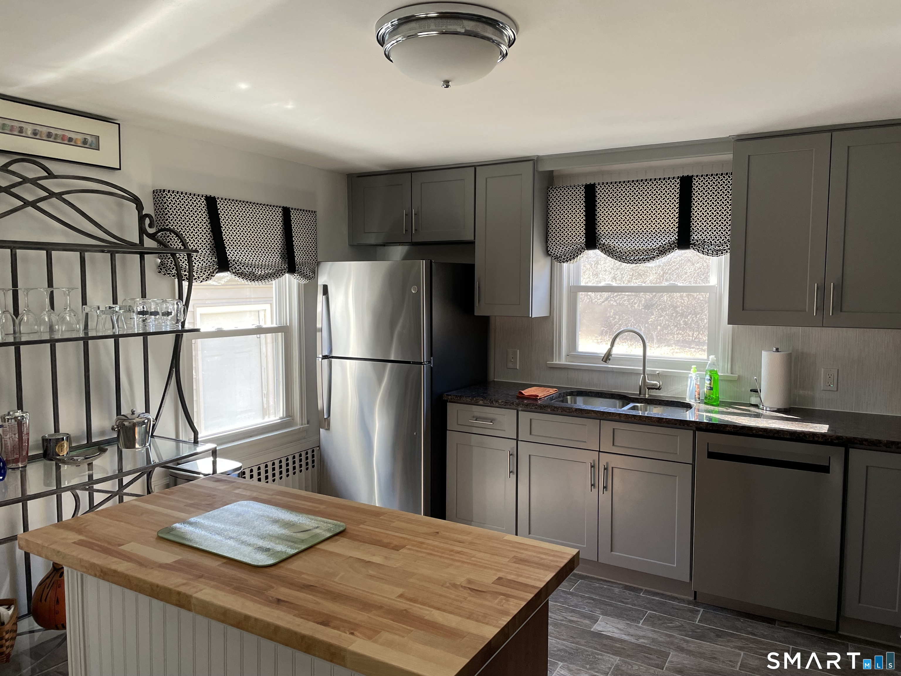1347 Hall Boulevard photo 30