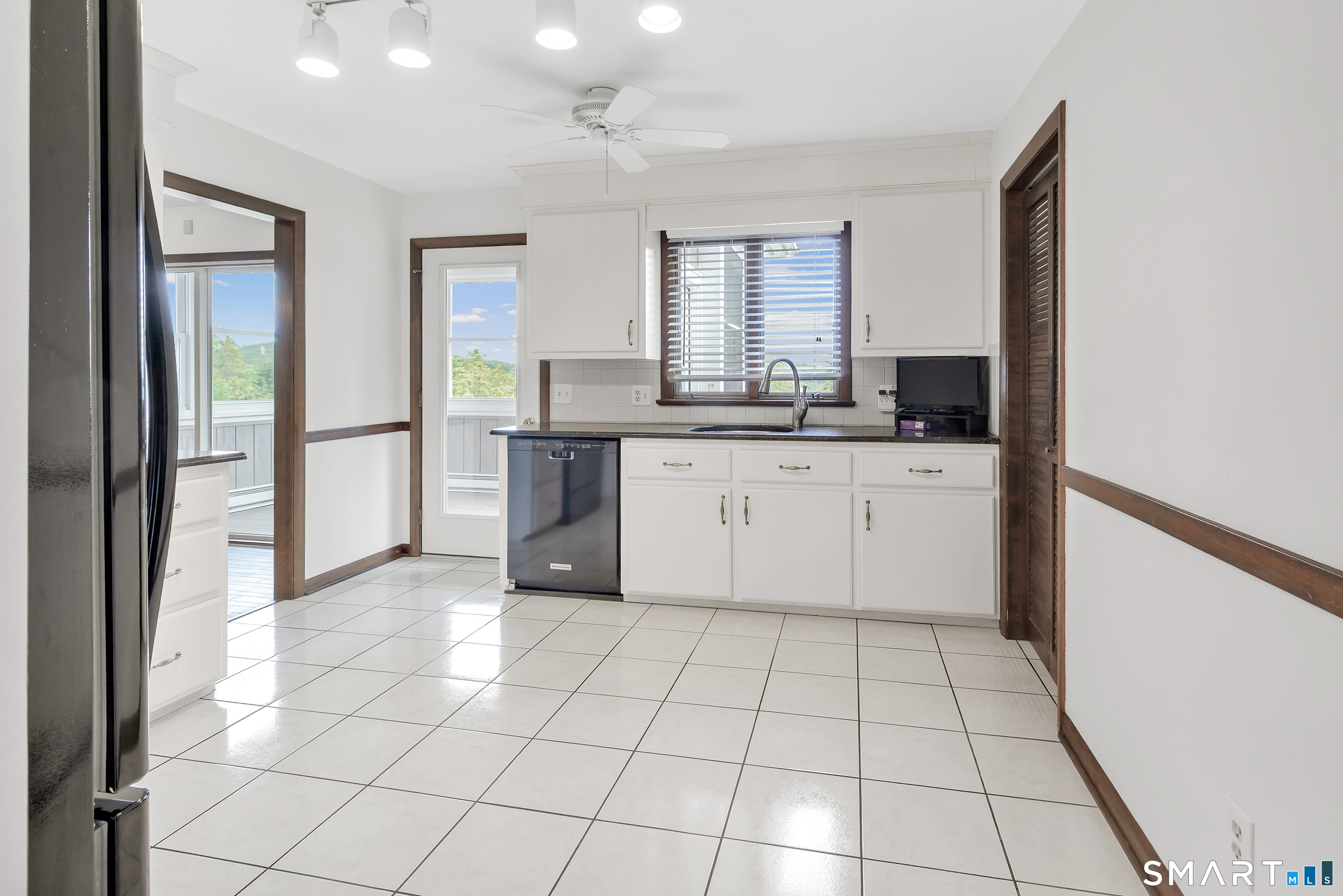 25 Riverview Avenue photo 19