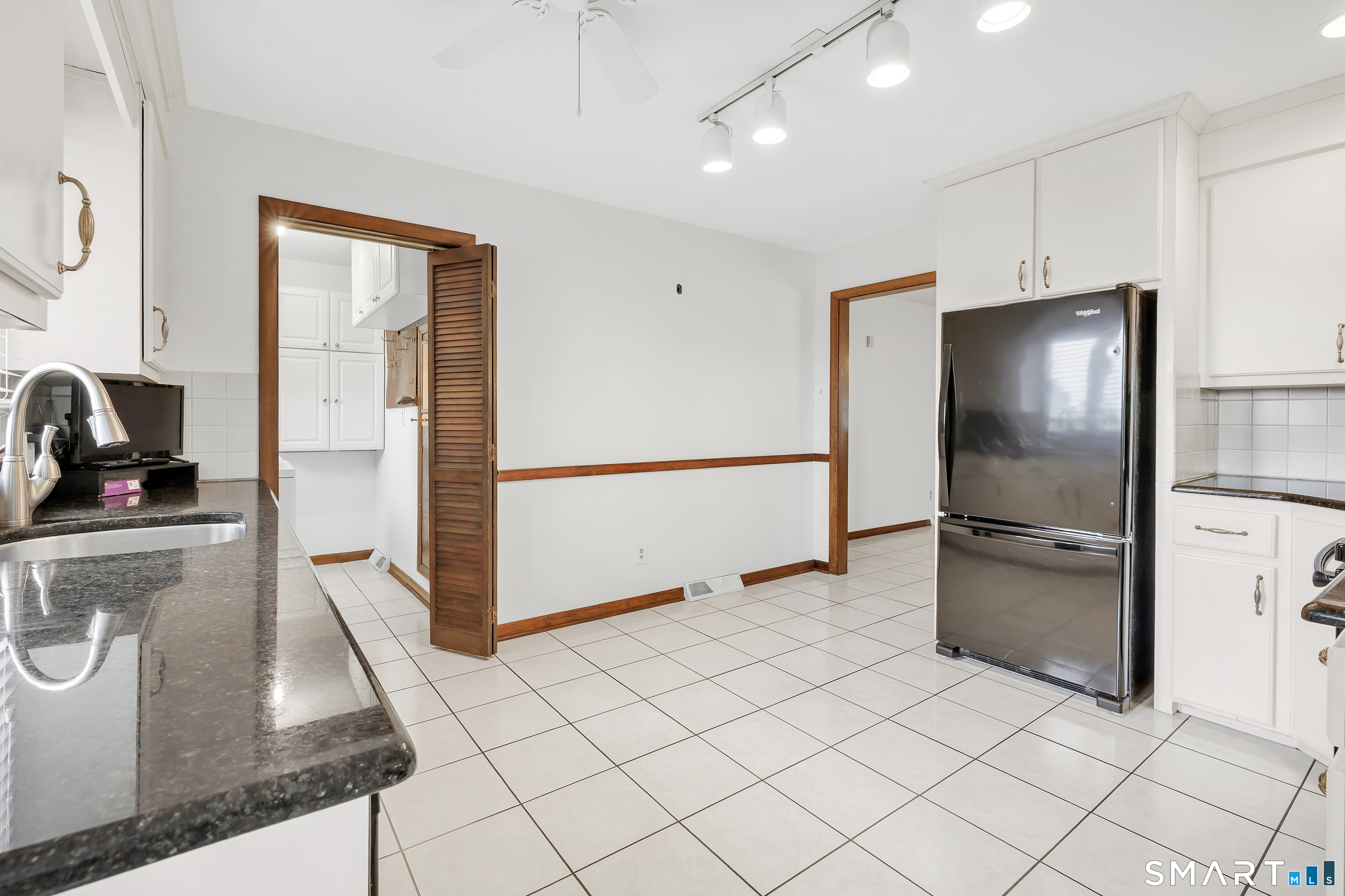 25 Riverview Avenue photo 18