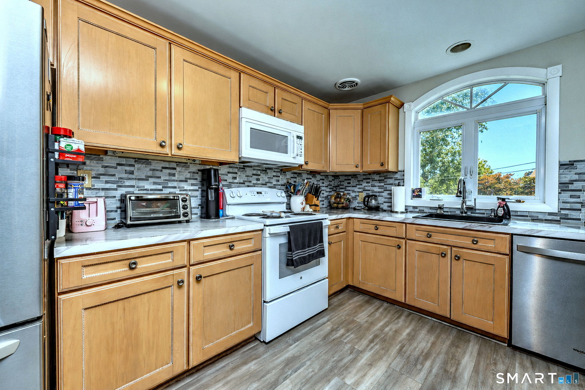 327 Highland Drive photo 16