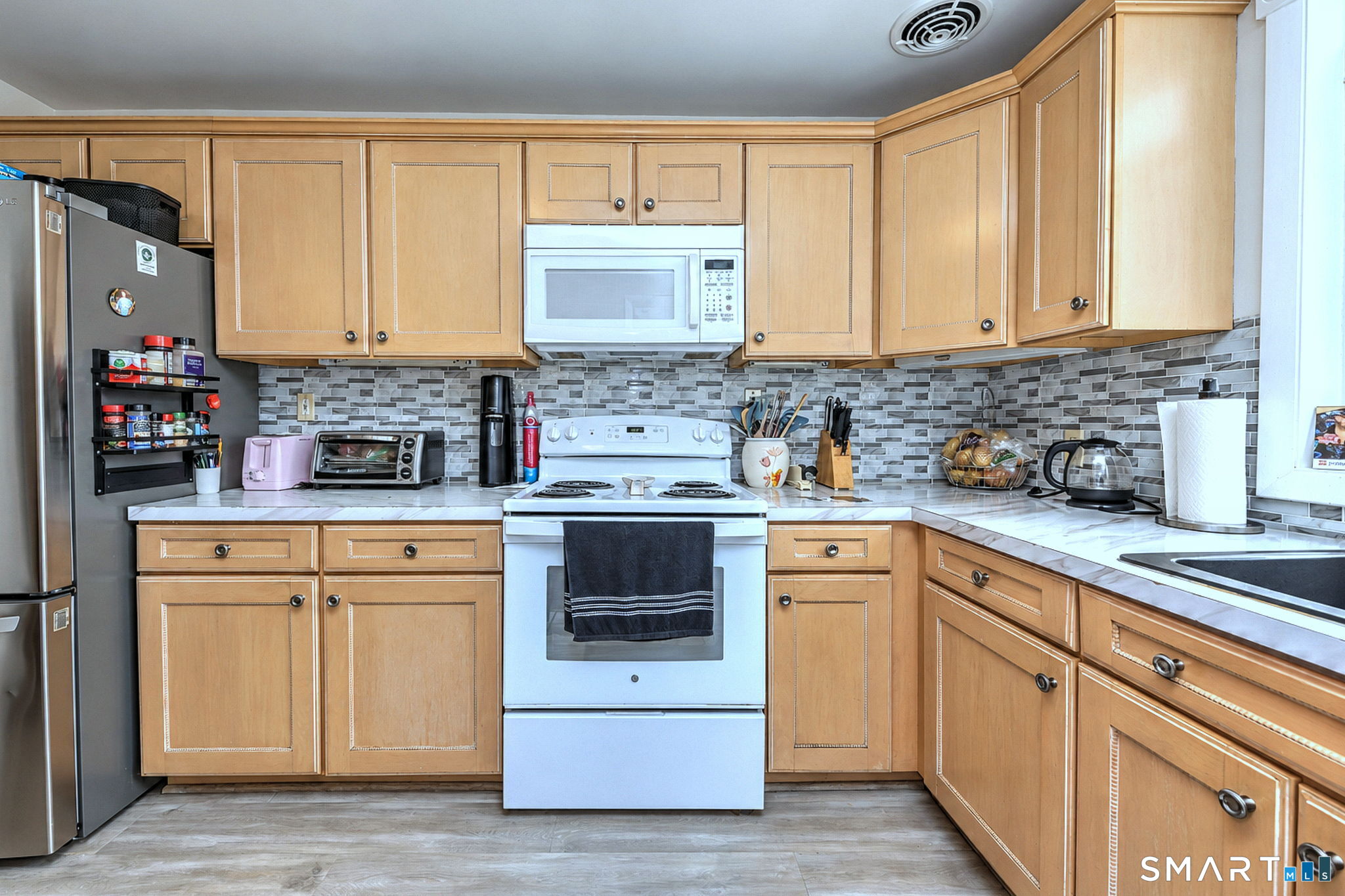 327 Highland Drive photo 17