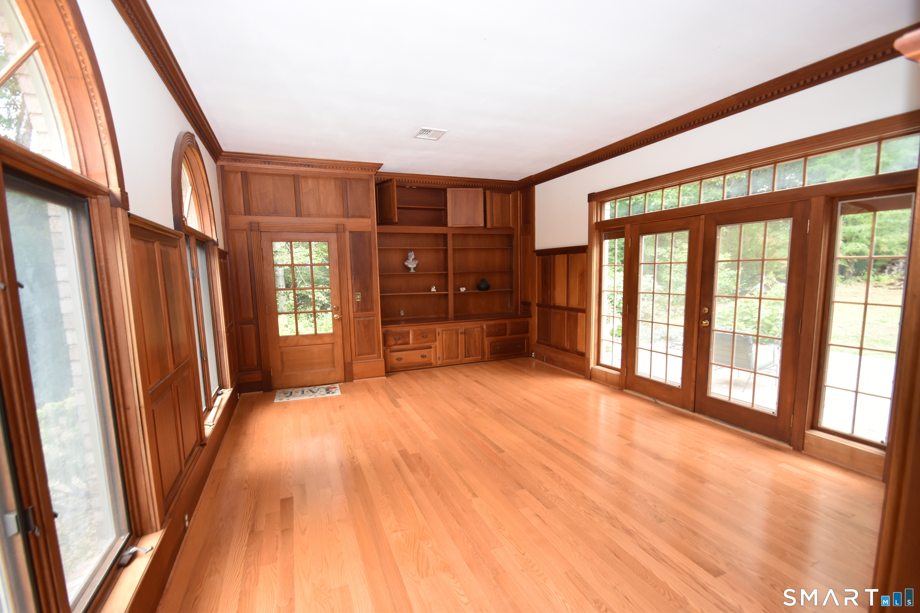 62 Buttonball Lane photo 6