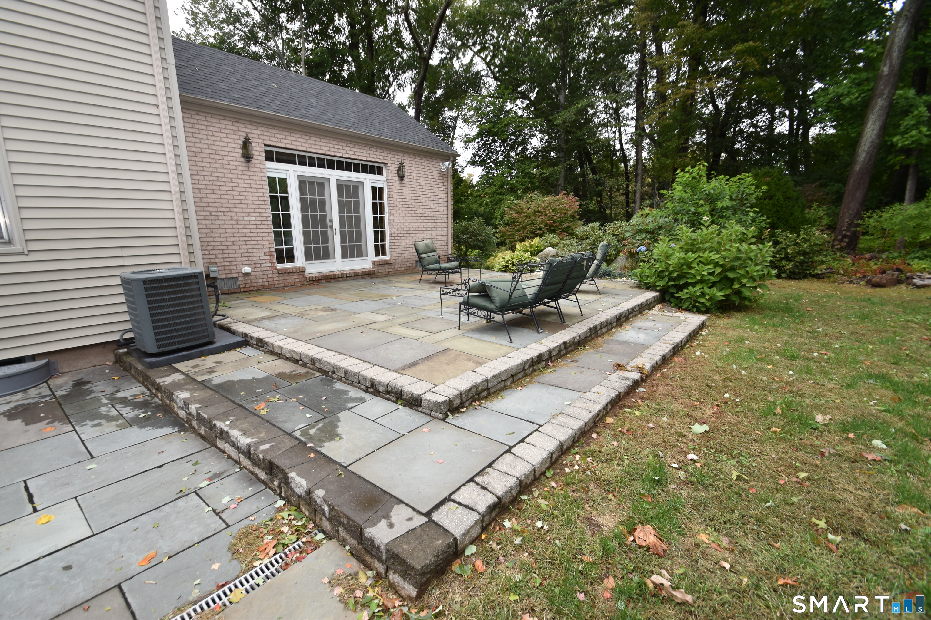62 Buttonball Lane photo 14