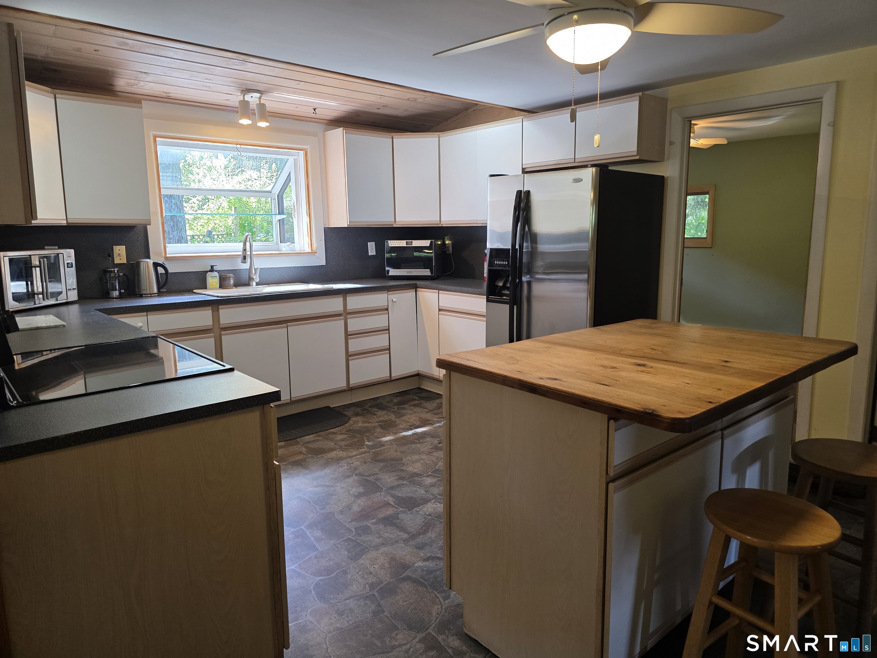 102 Fitchville Road photo 3