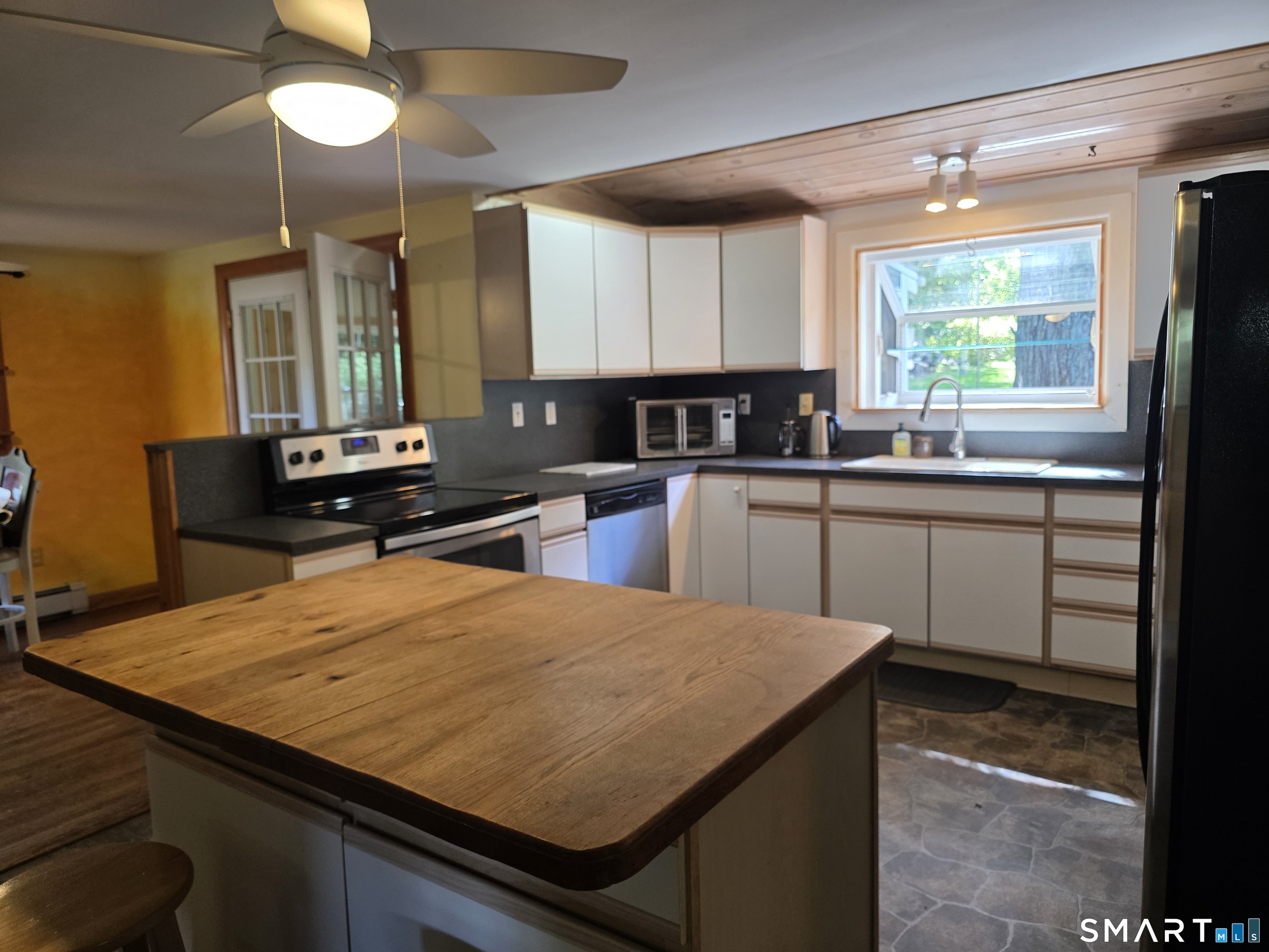 102 Fitchville Road photo 5