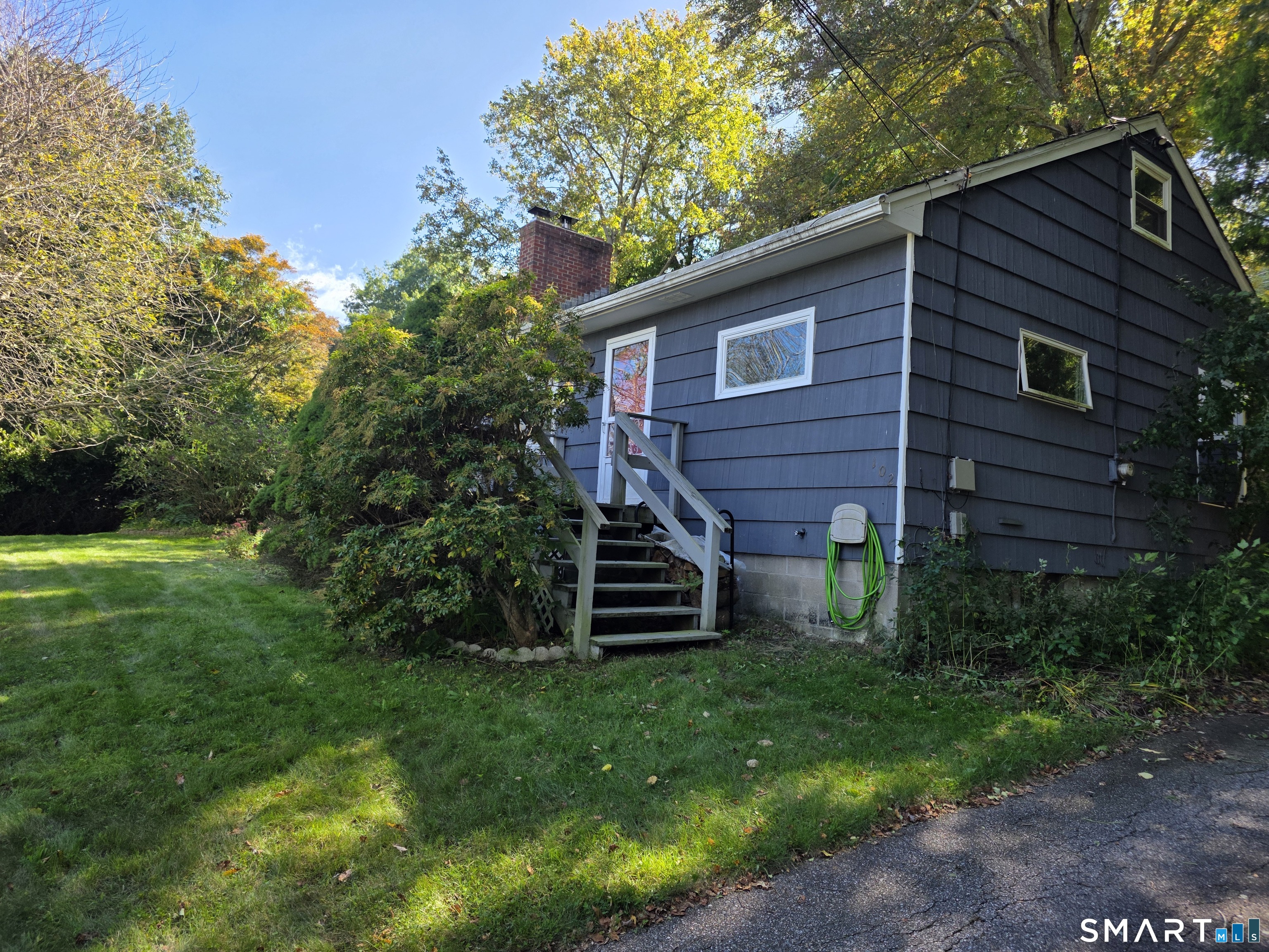 102 Fitchville Road photo 2