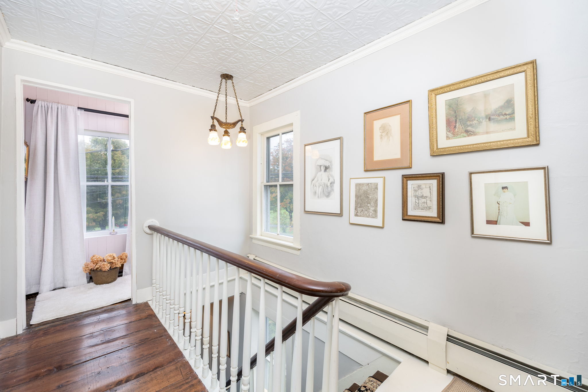 2nd floor Landing