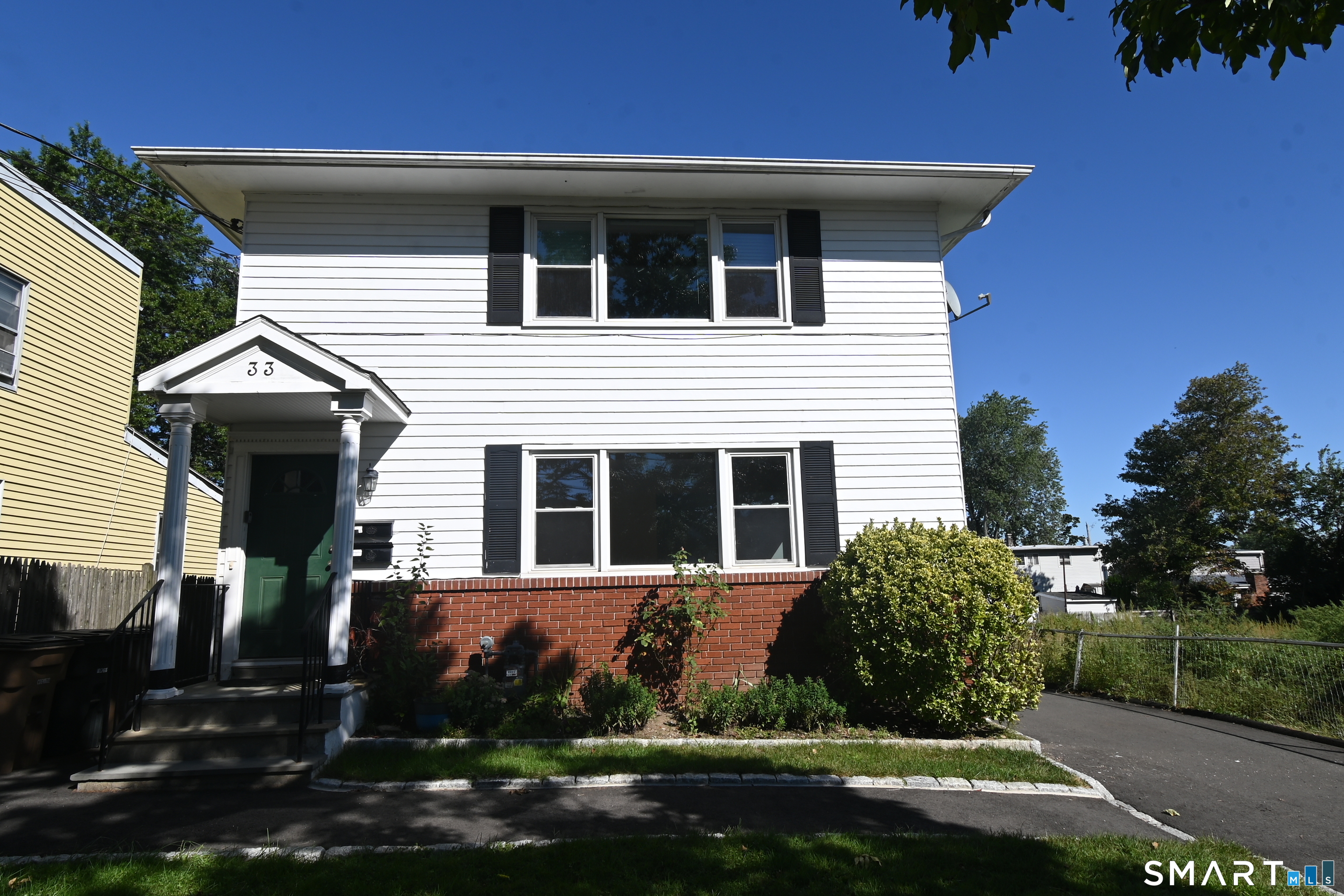 33 Dora Street