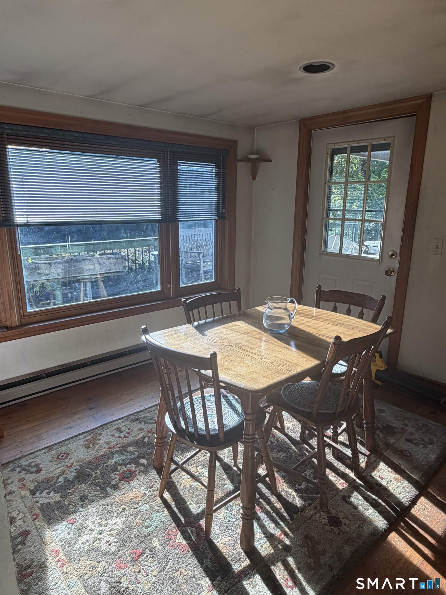 1527 Farmington Avenue photo 3