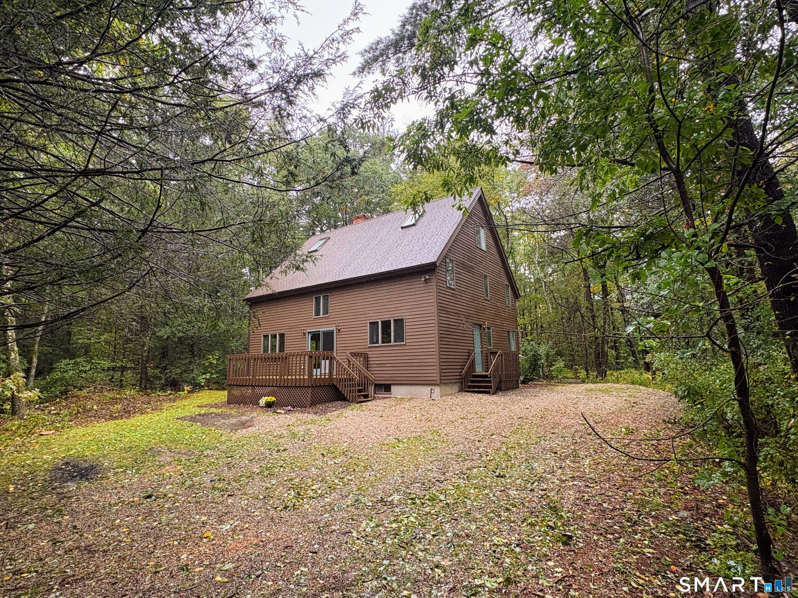 8 Equestrian Drive photo 2