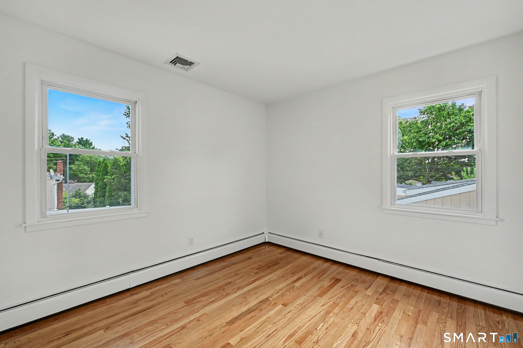 50 Reynolds Avenue photo 17