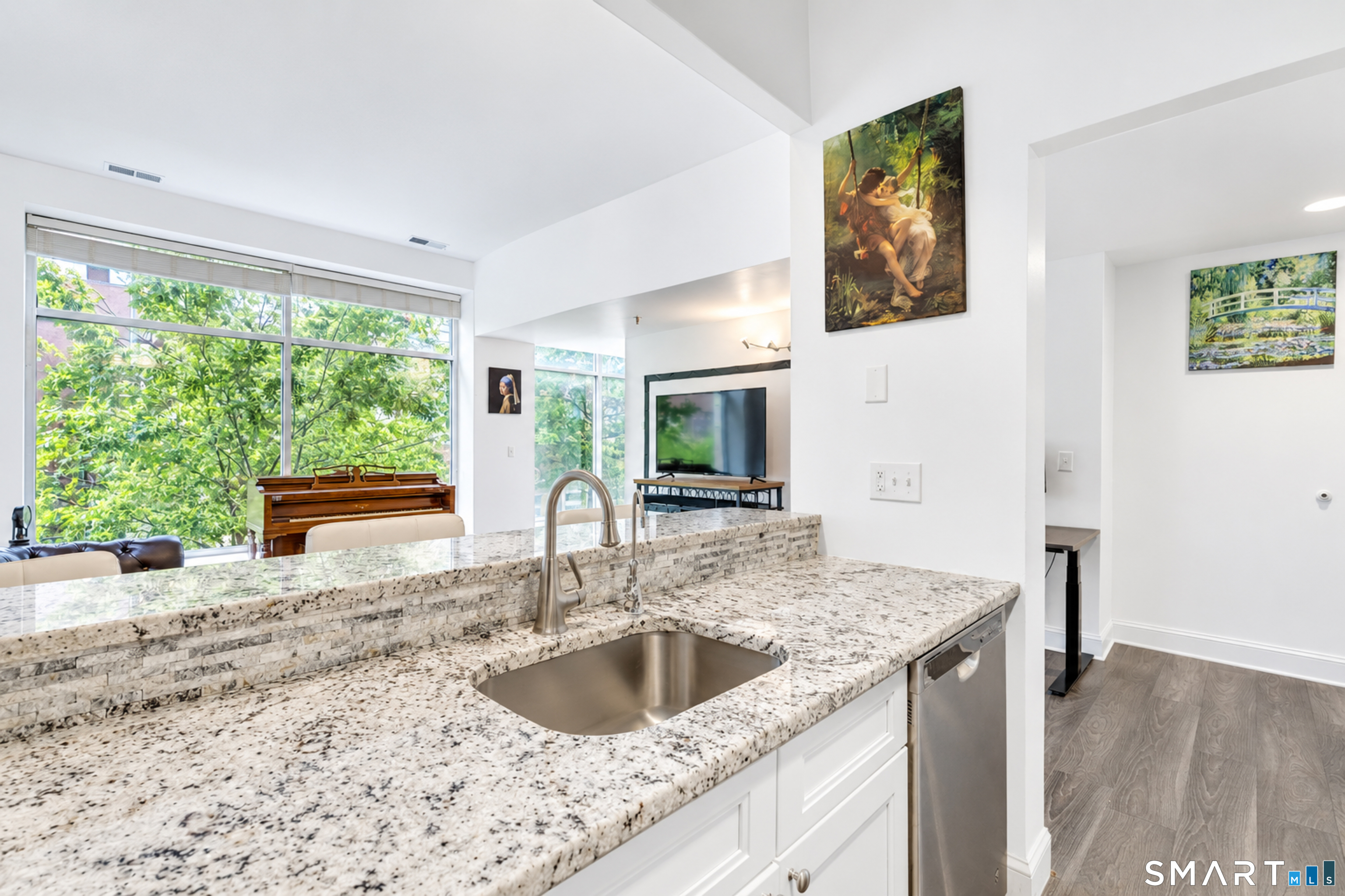 196 Crown Street, #2A, New Haven, CT 06510