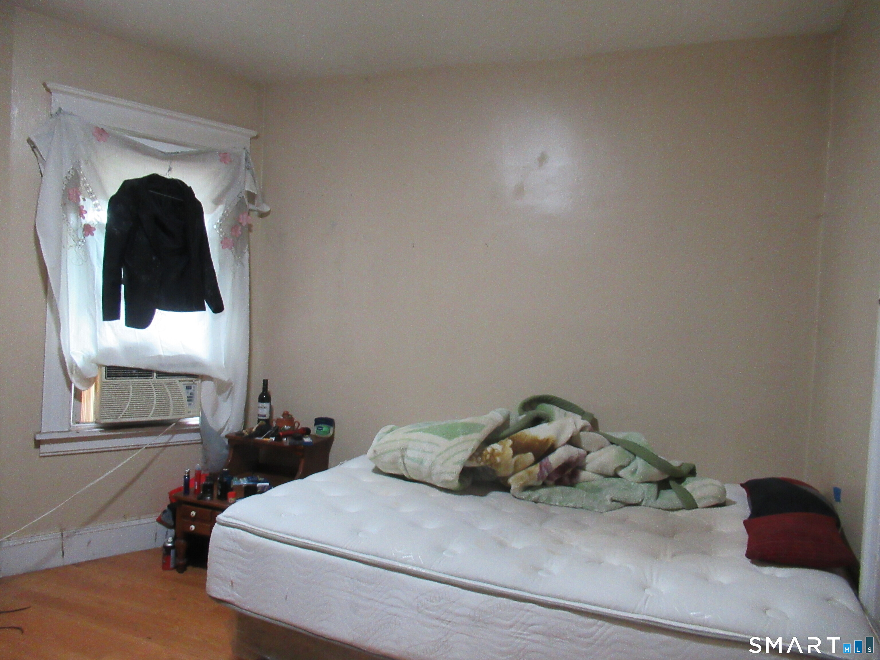 240 Sheridan Street photo 10