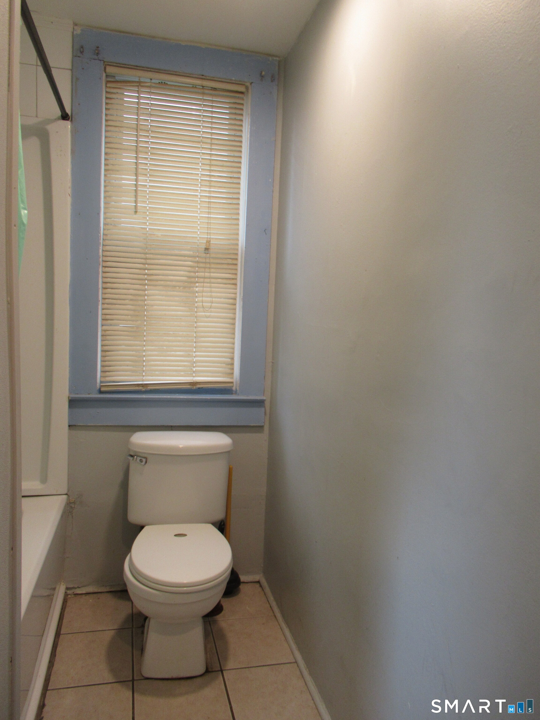 240 Sheridan Street photo 11
