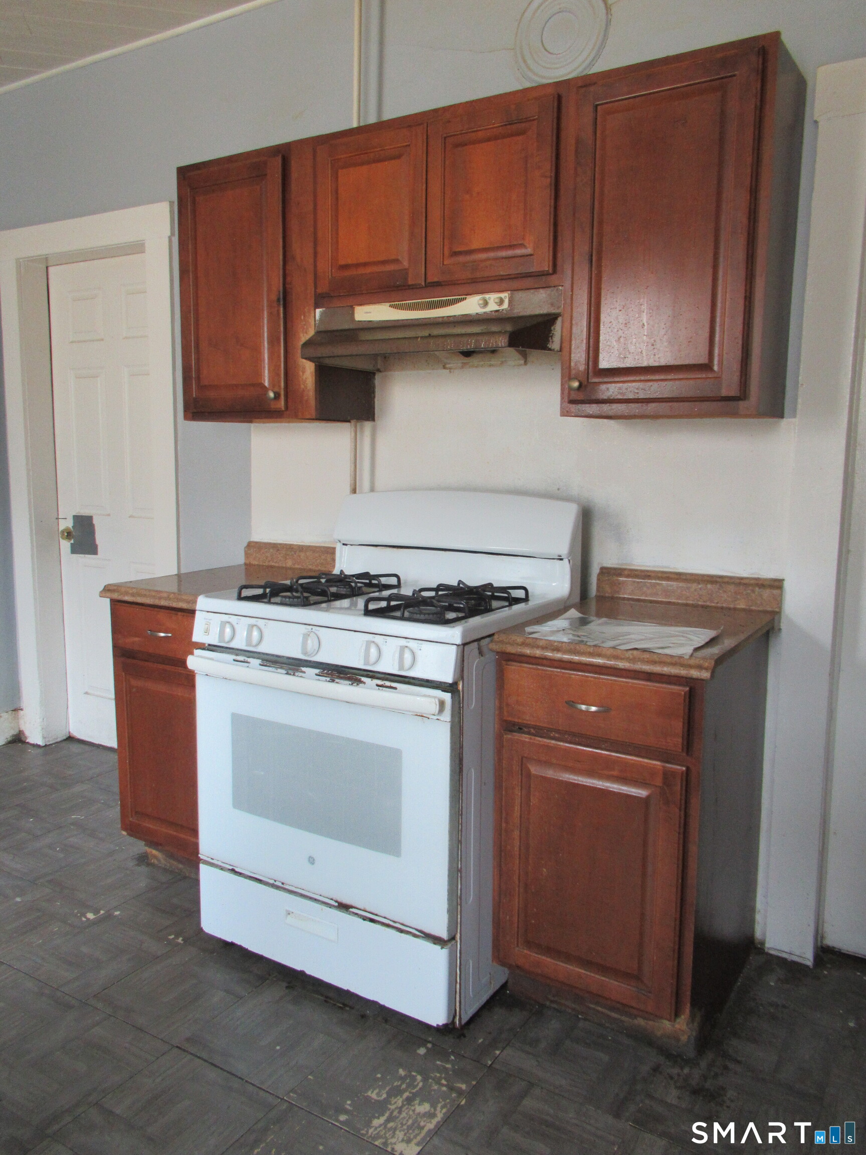240 Sheridan Street photo 17