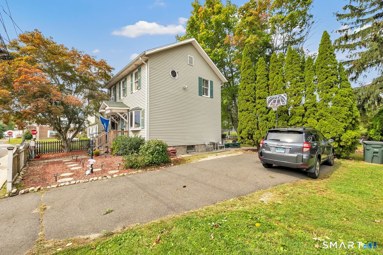 50 Darina Place photo 36