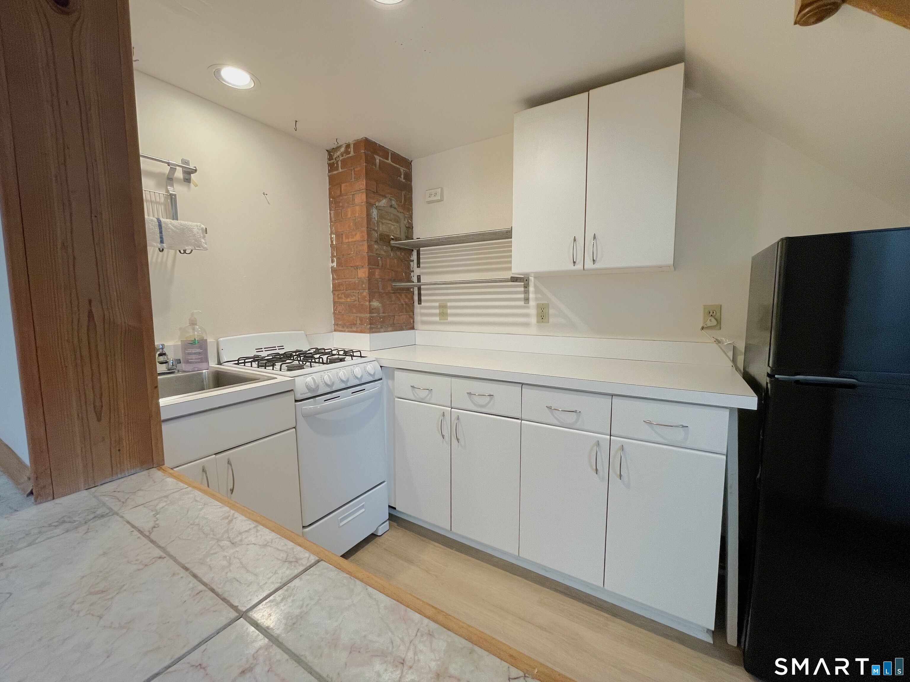 540 Whitney Avenue Unit #4 photo 11