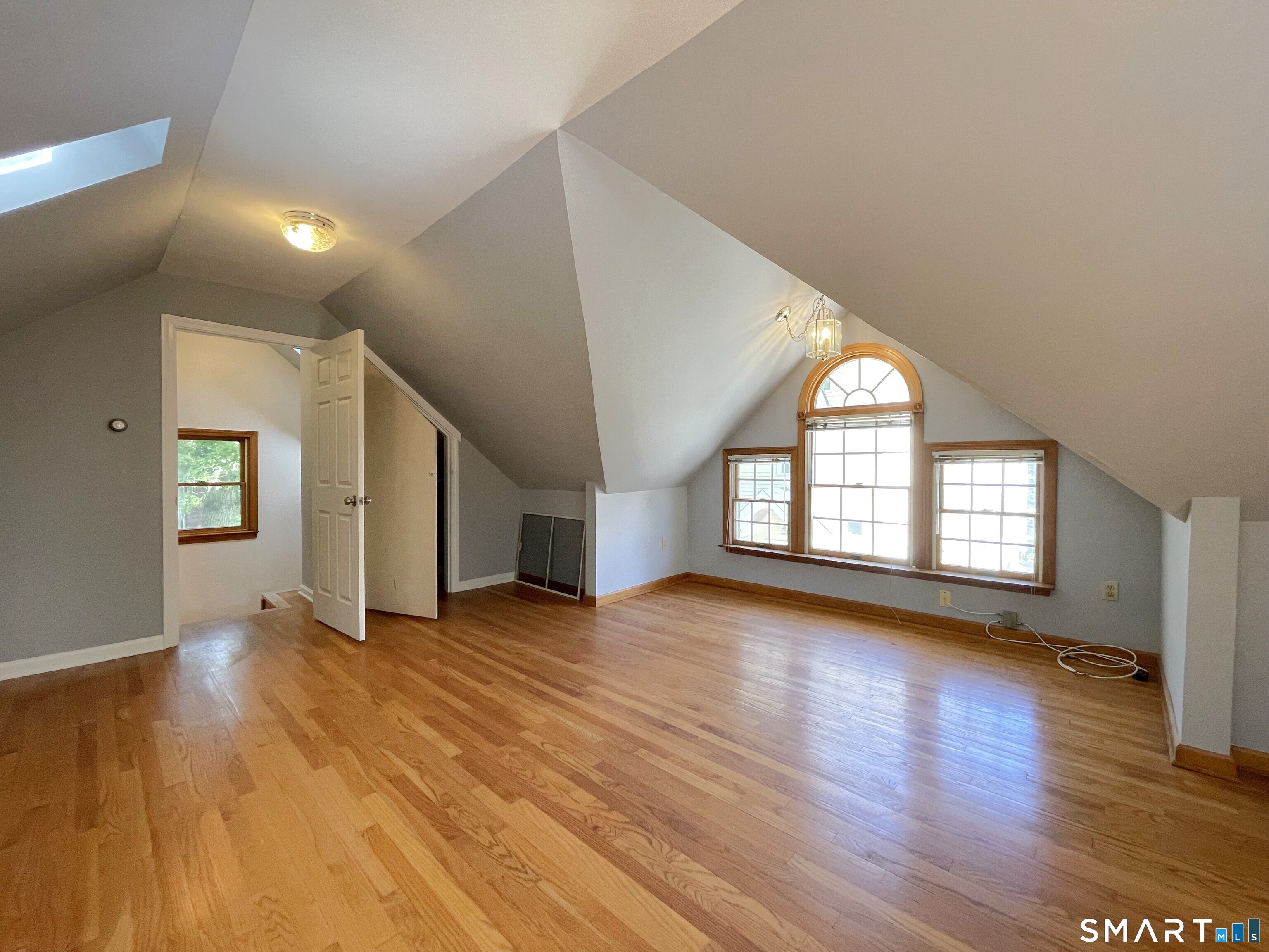 540 Whitney Avenue Unit #4 photo 6
