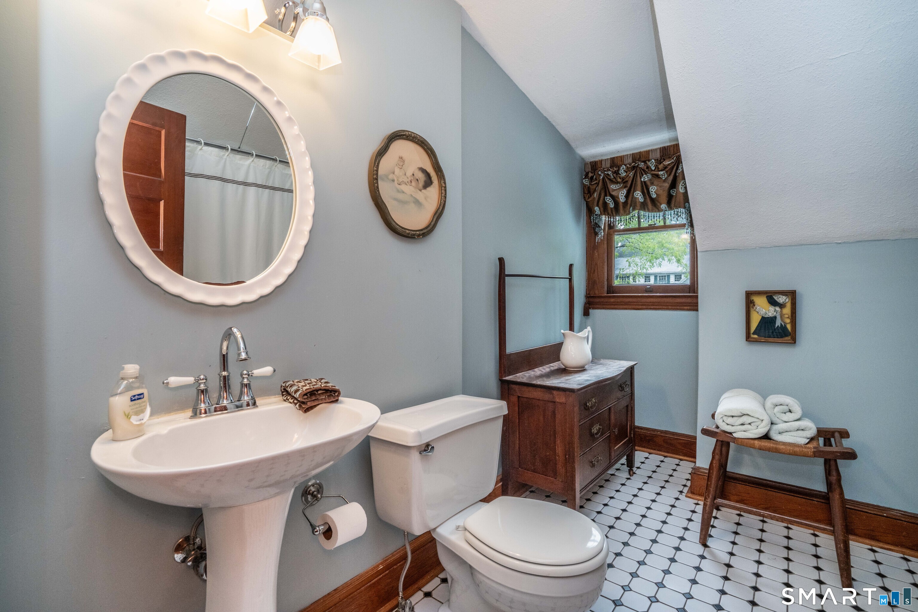233 Oxford Street, West End, Hartford, CT 06105