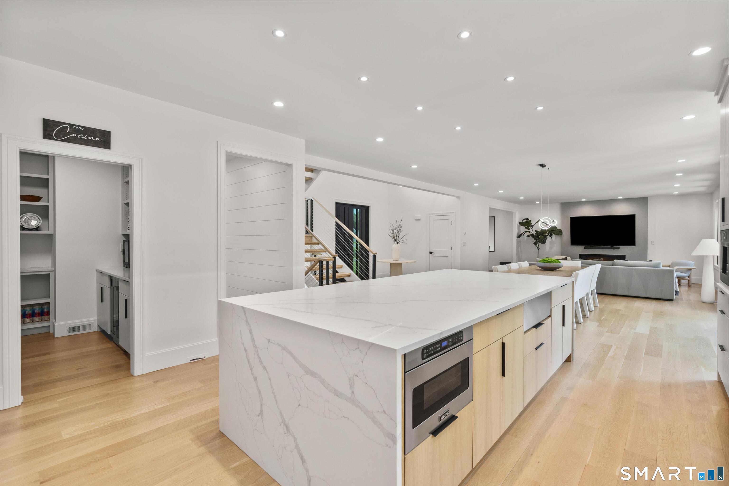 8 Holly Lane photo 14