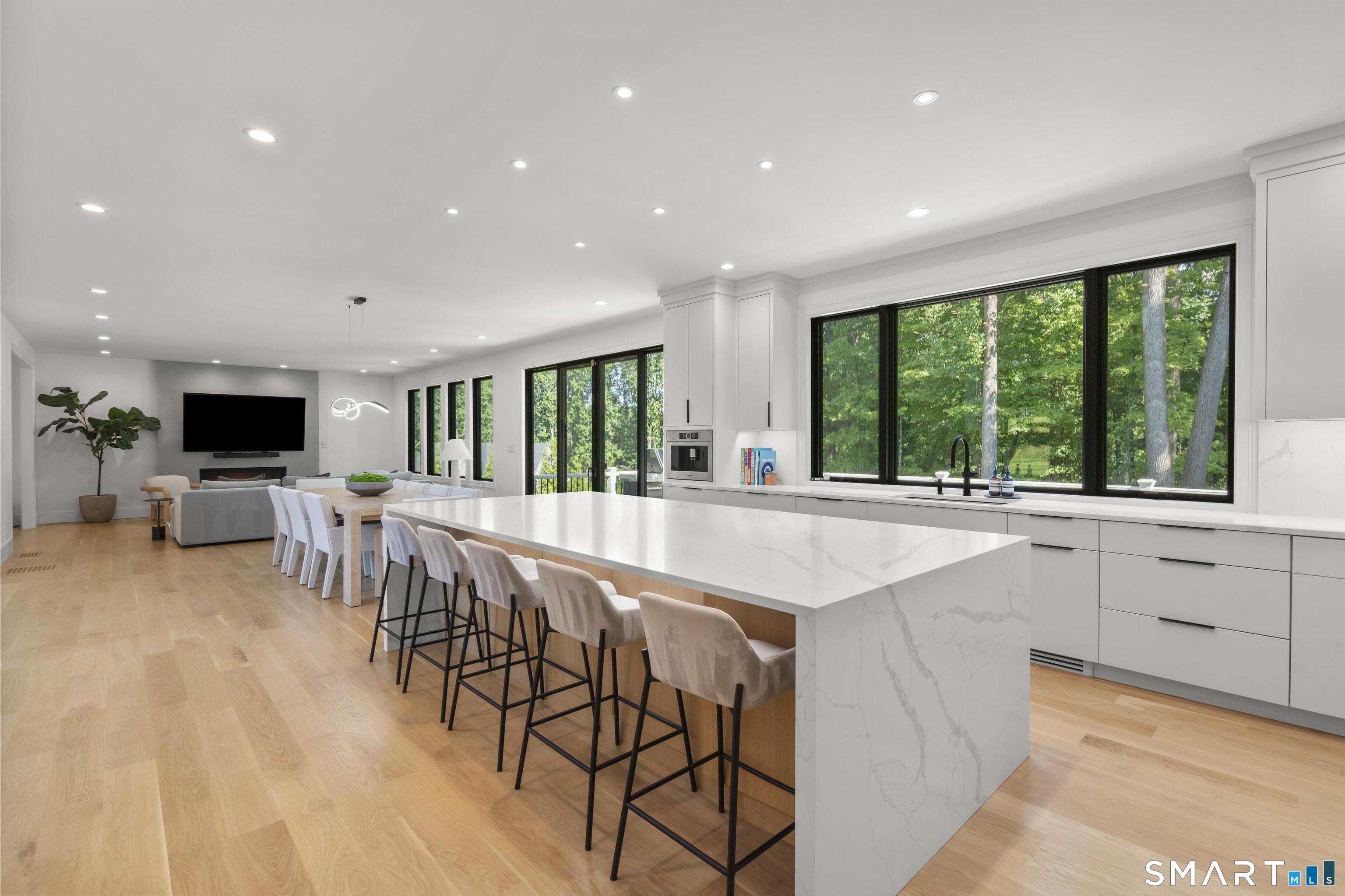 8 Holly Lane photo 16