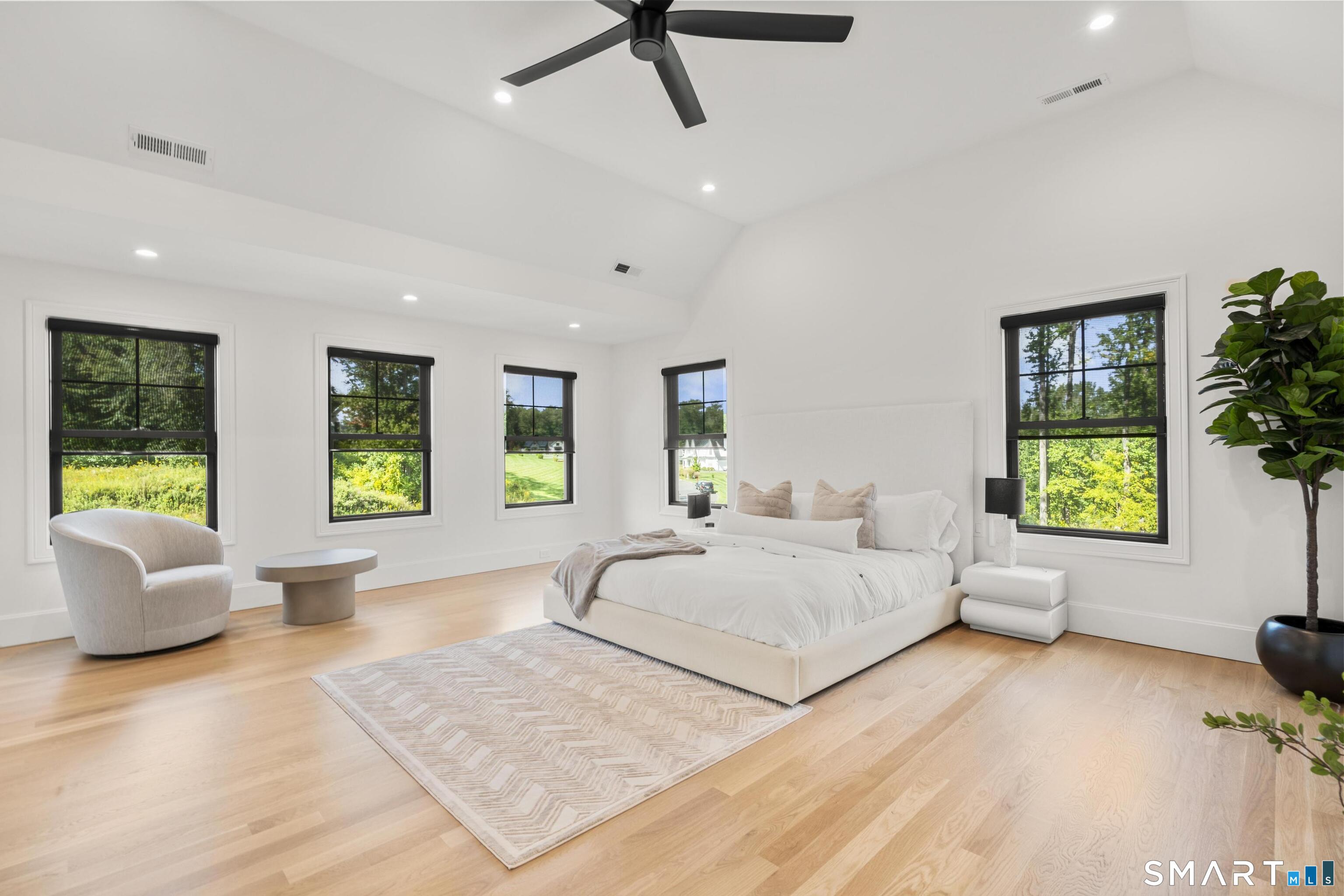 8 Holly Lane photo 25