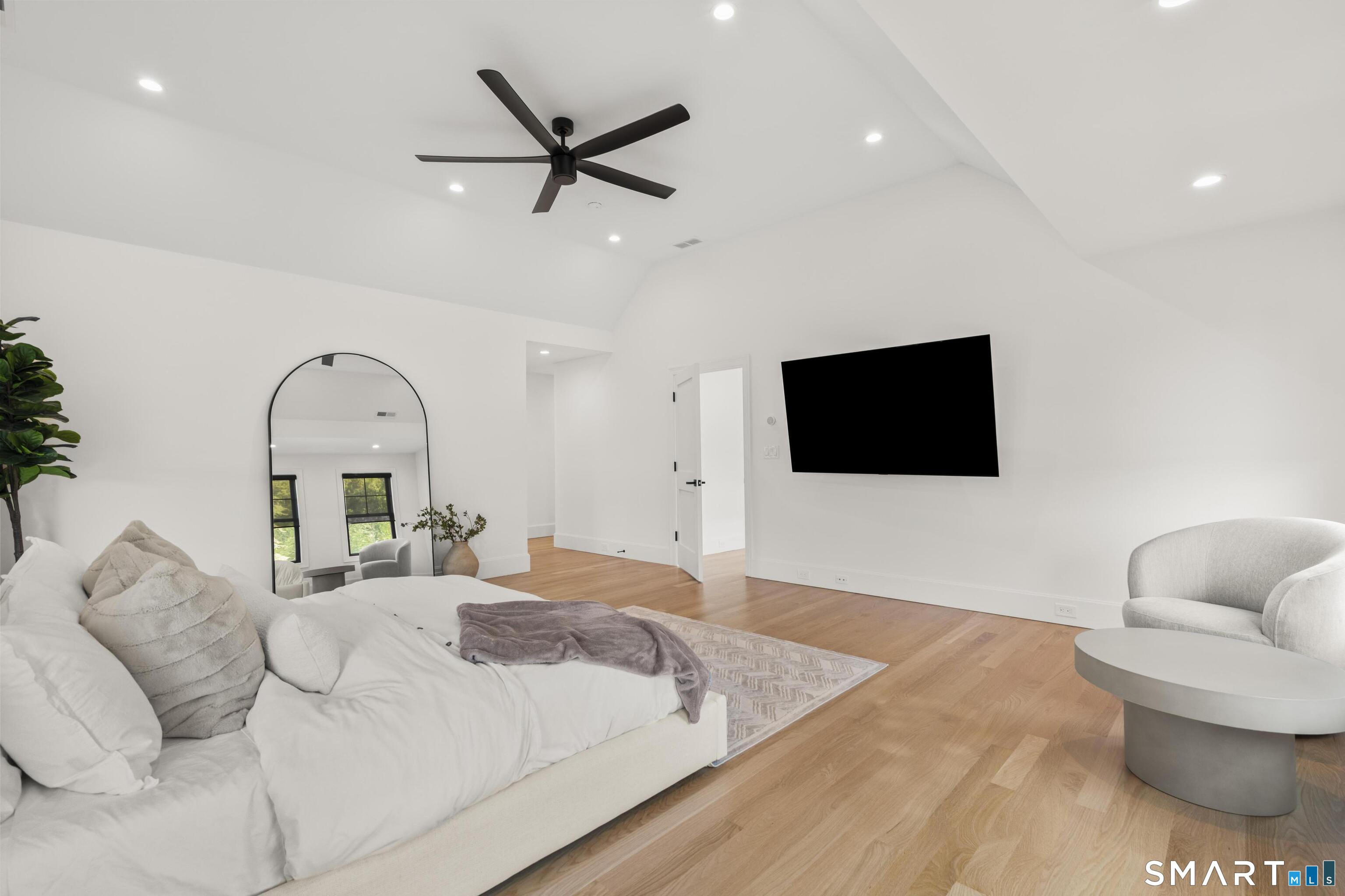 8 Holly Lane photo 28