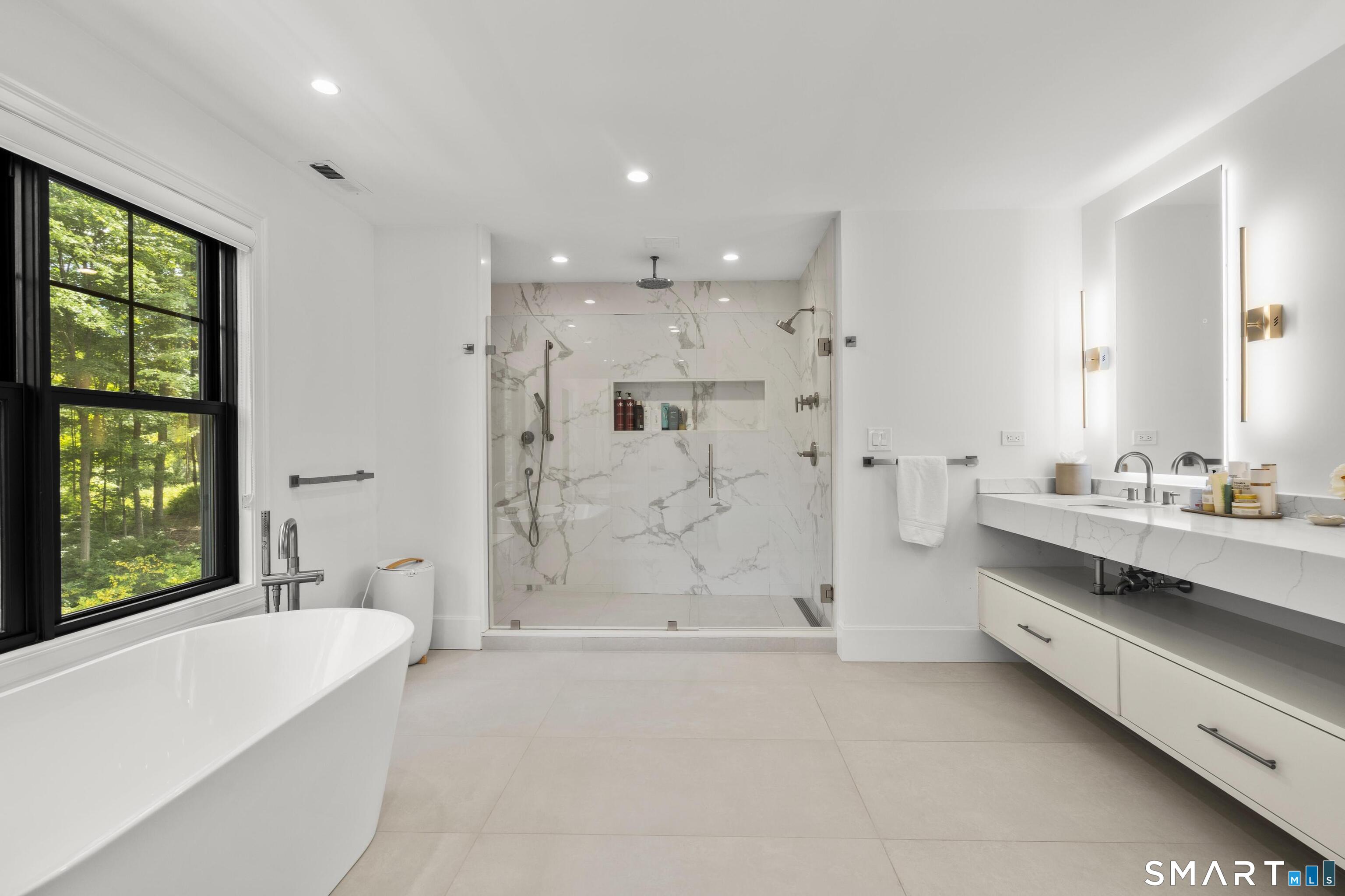 8 Holly Lane photo 30