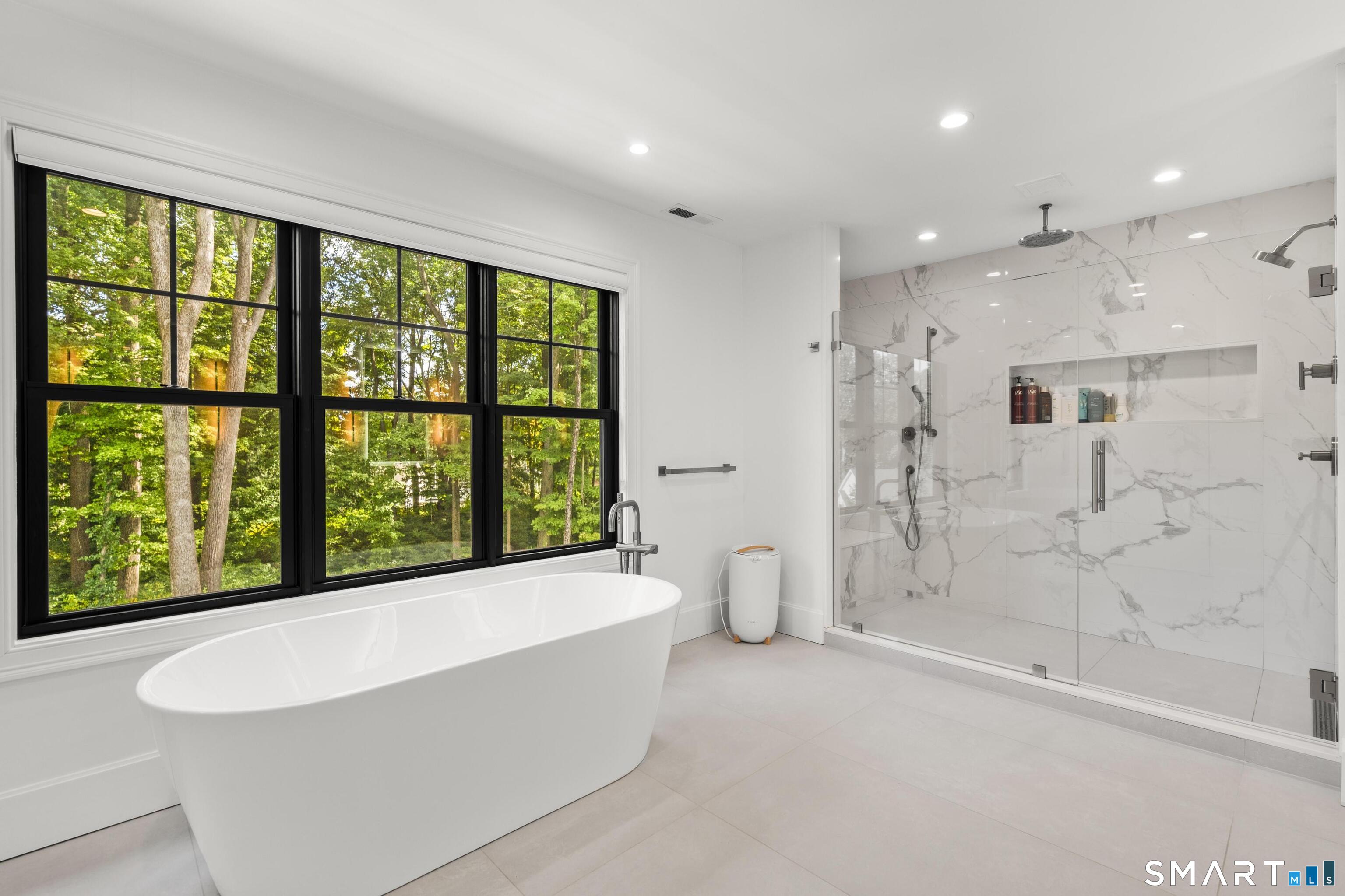 8 Holly Lane photo 31
