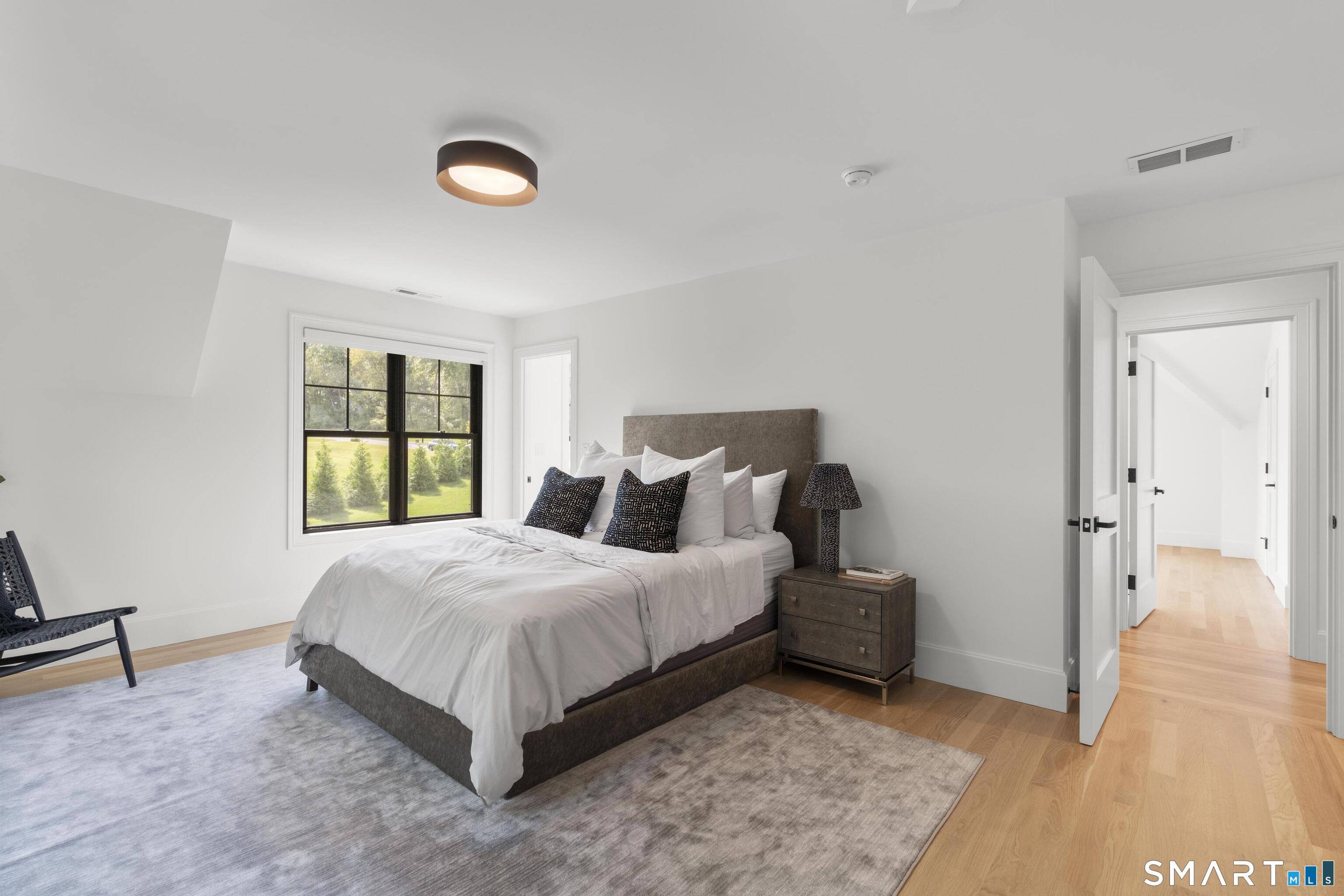 8 Holly Lane photo 33