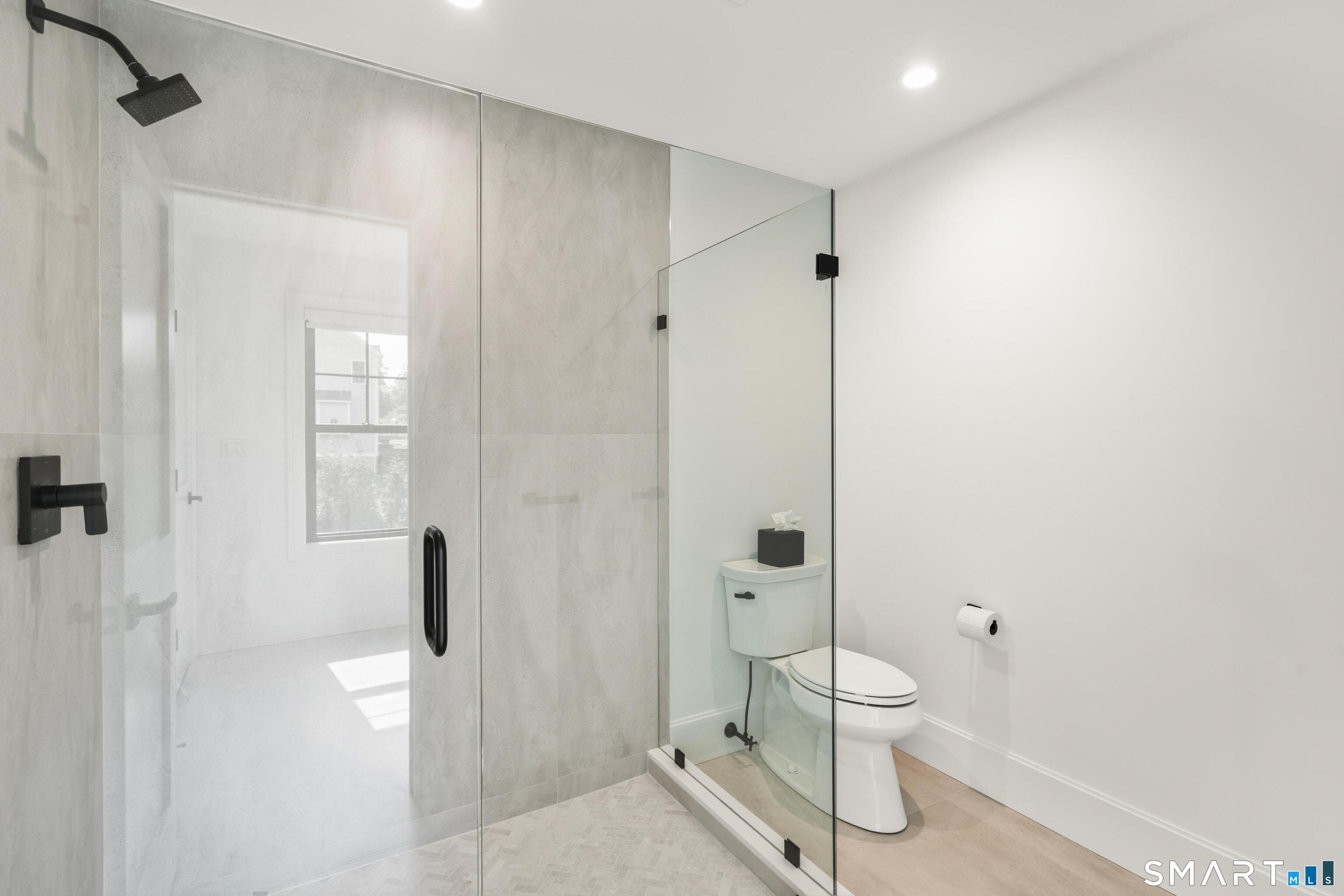8 Holly Lane photo 35