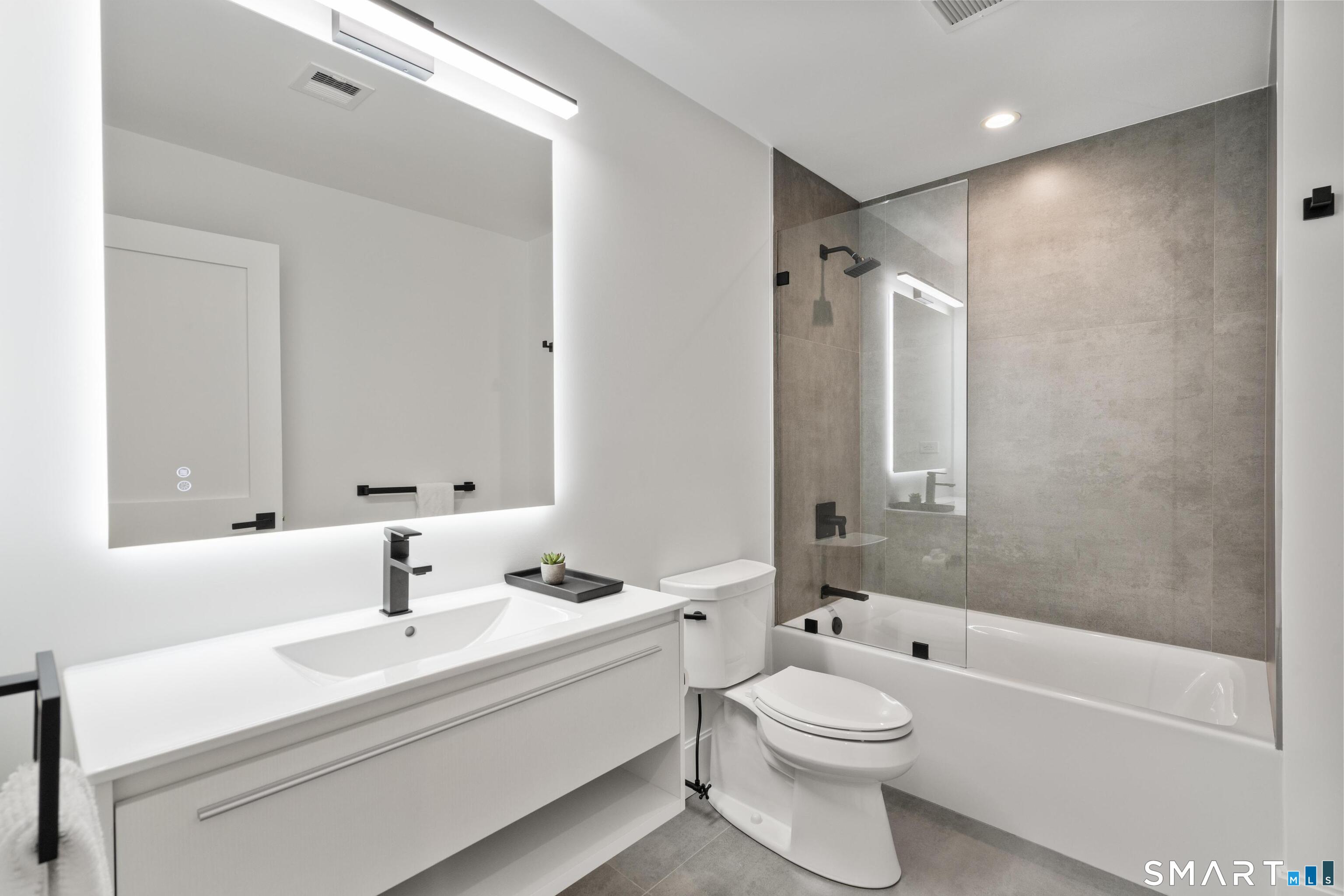 8 Holly Lane photo 38
