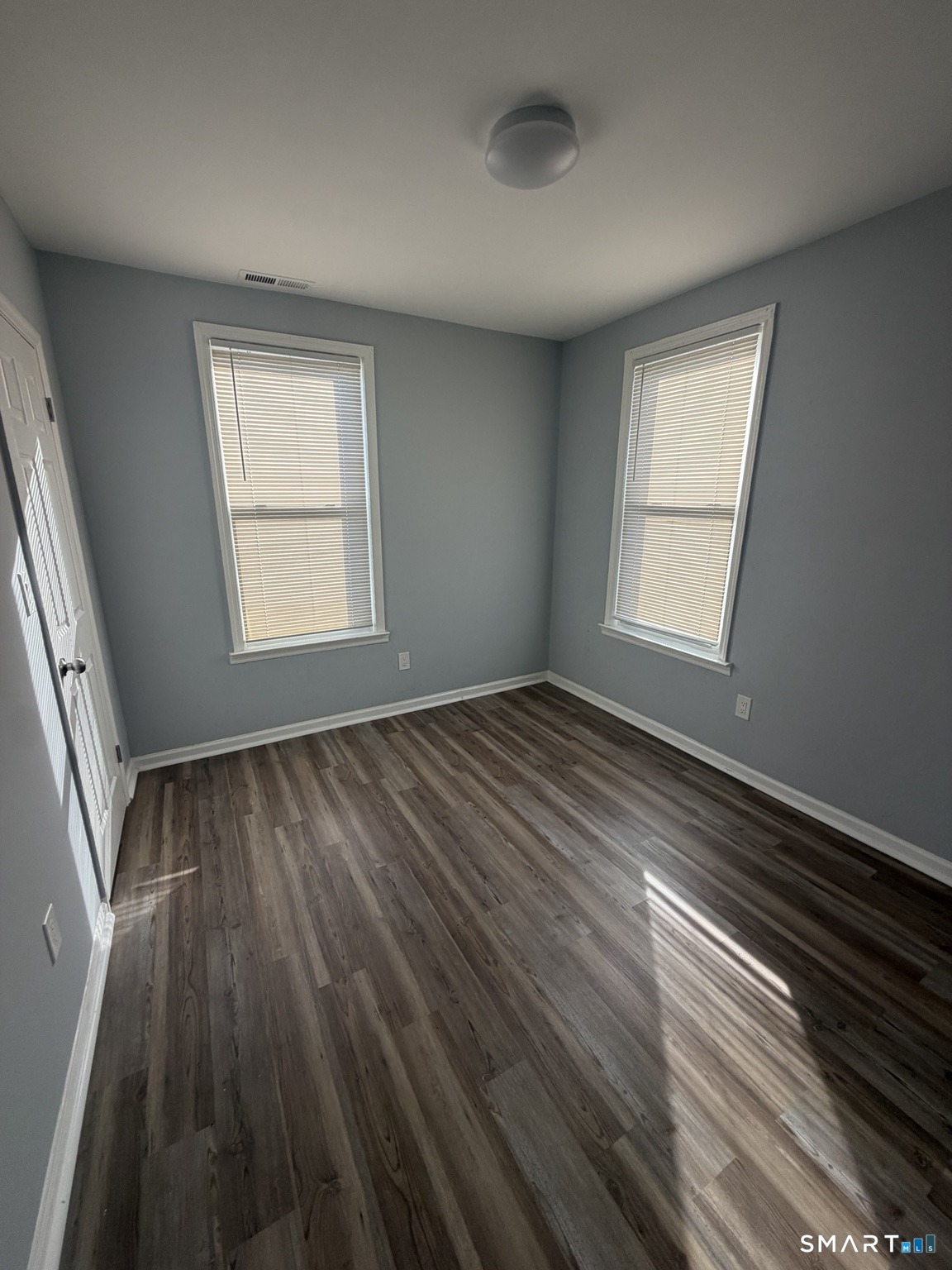 229 Newfield Avenue photo 4