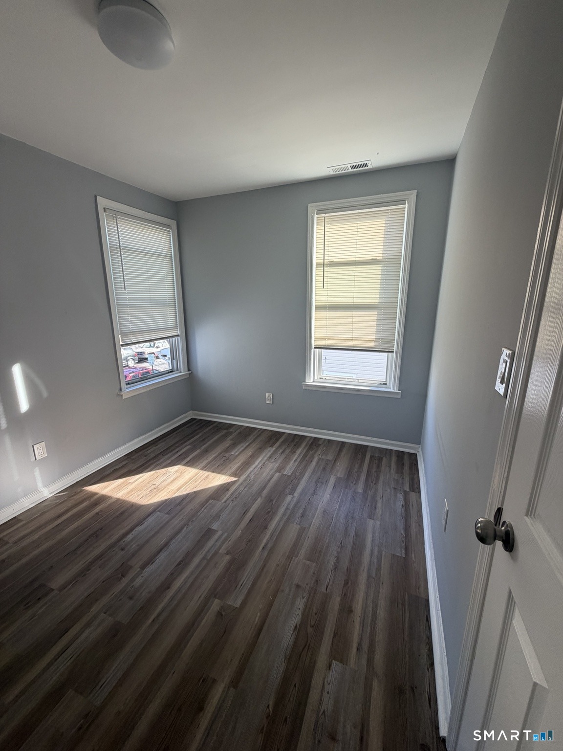 229 Newfield Avenue photo 5