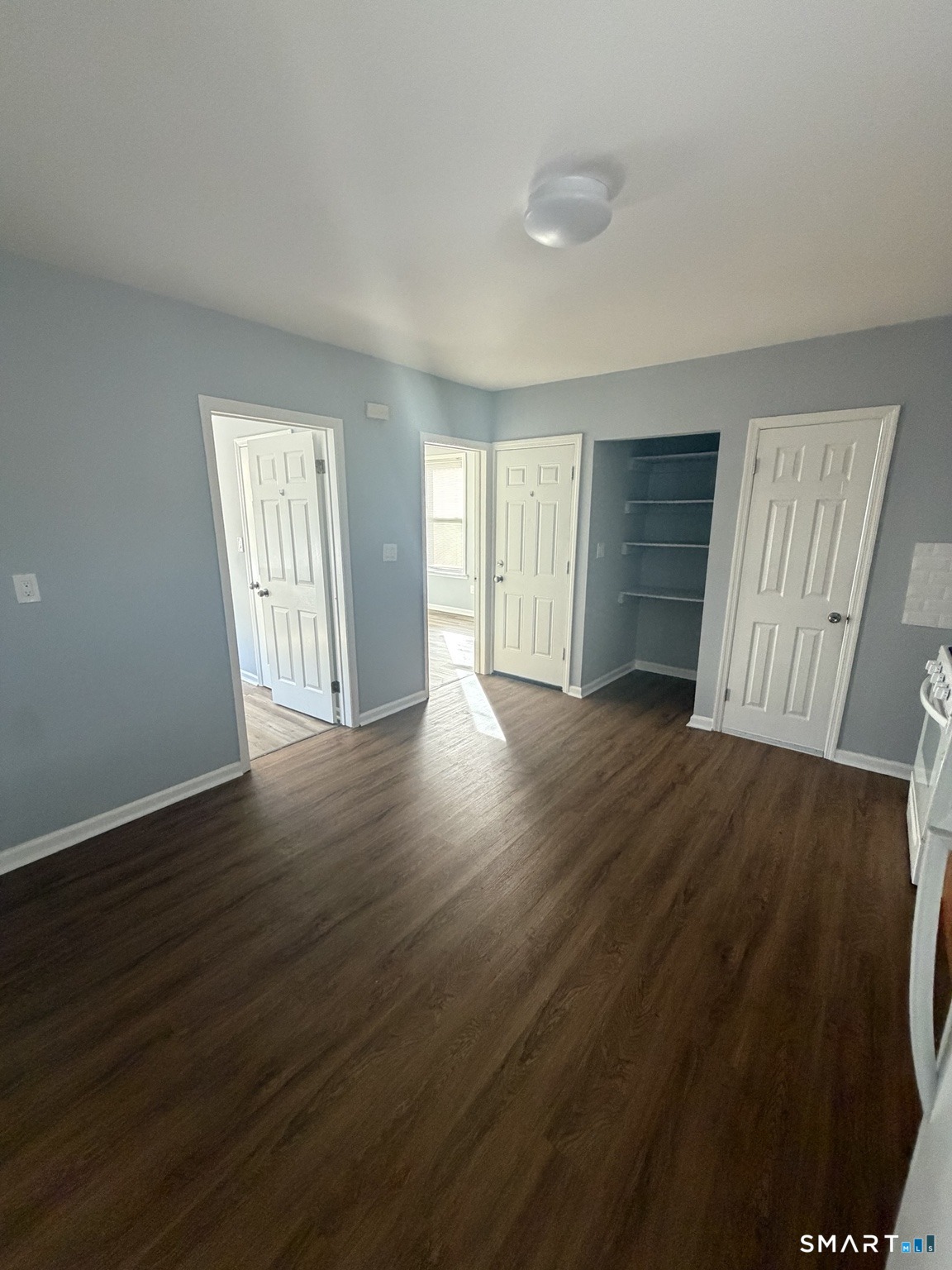 229 Newfield Avenue photo 9