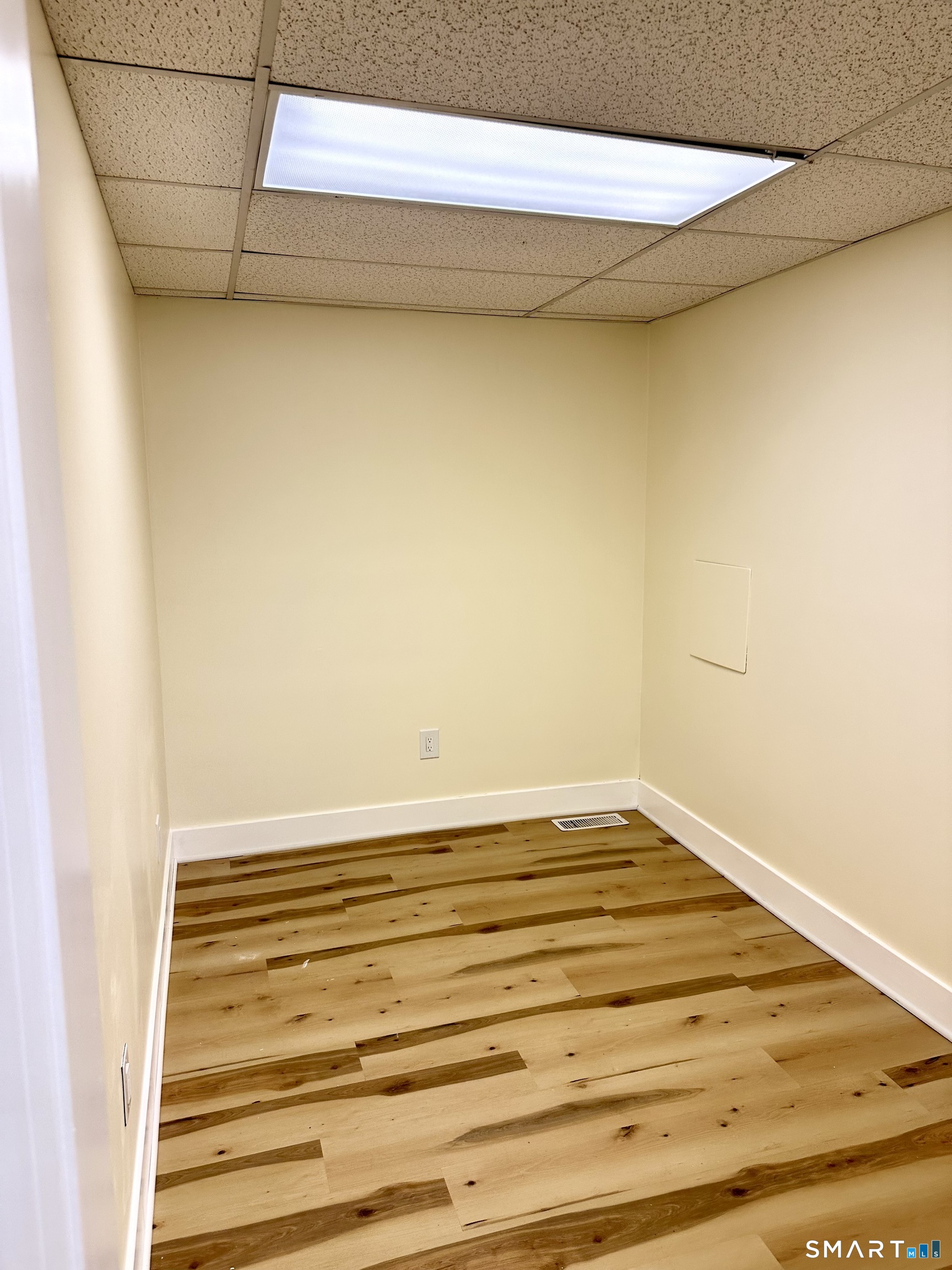 3848 Whitney Avenue photo 4