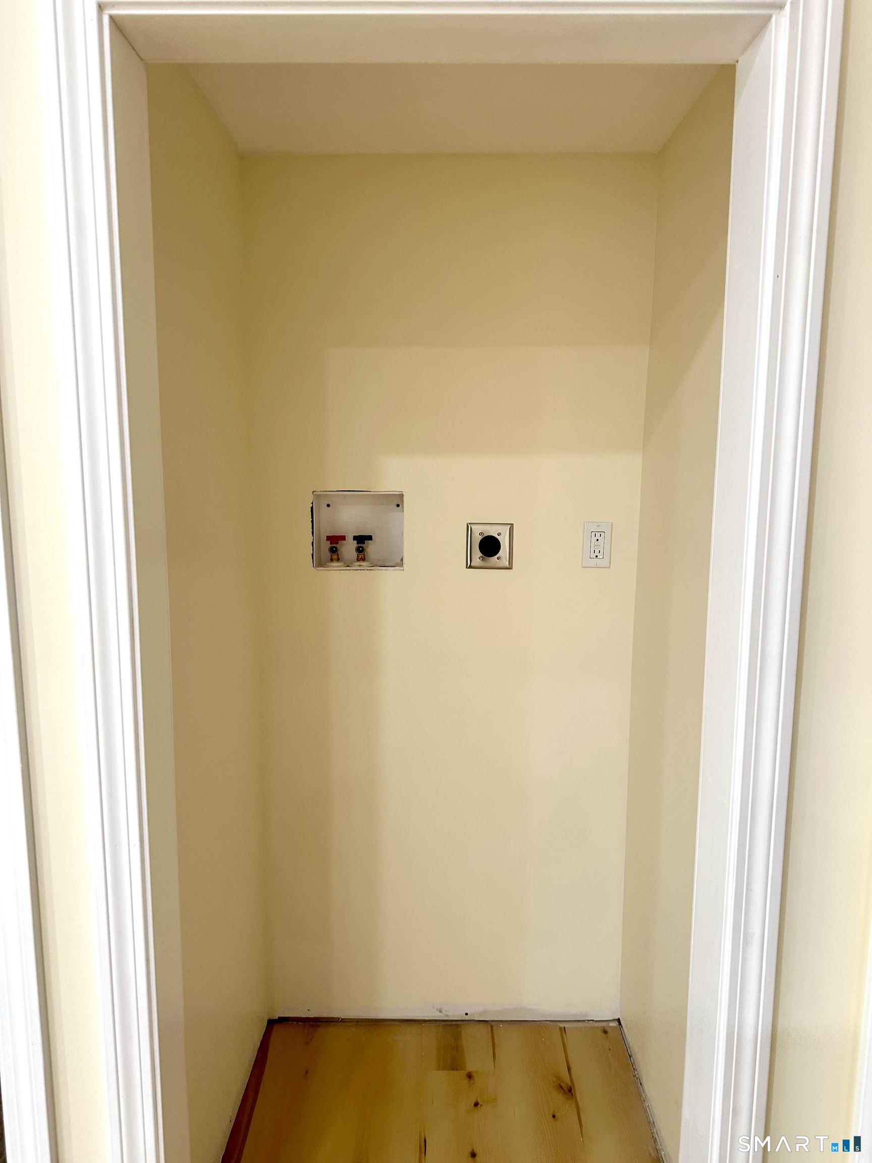 3848 Whitney Avenue photo 6