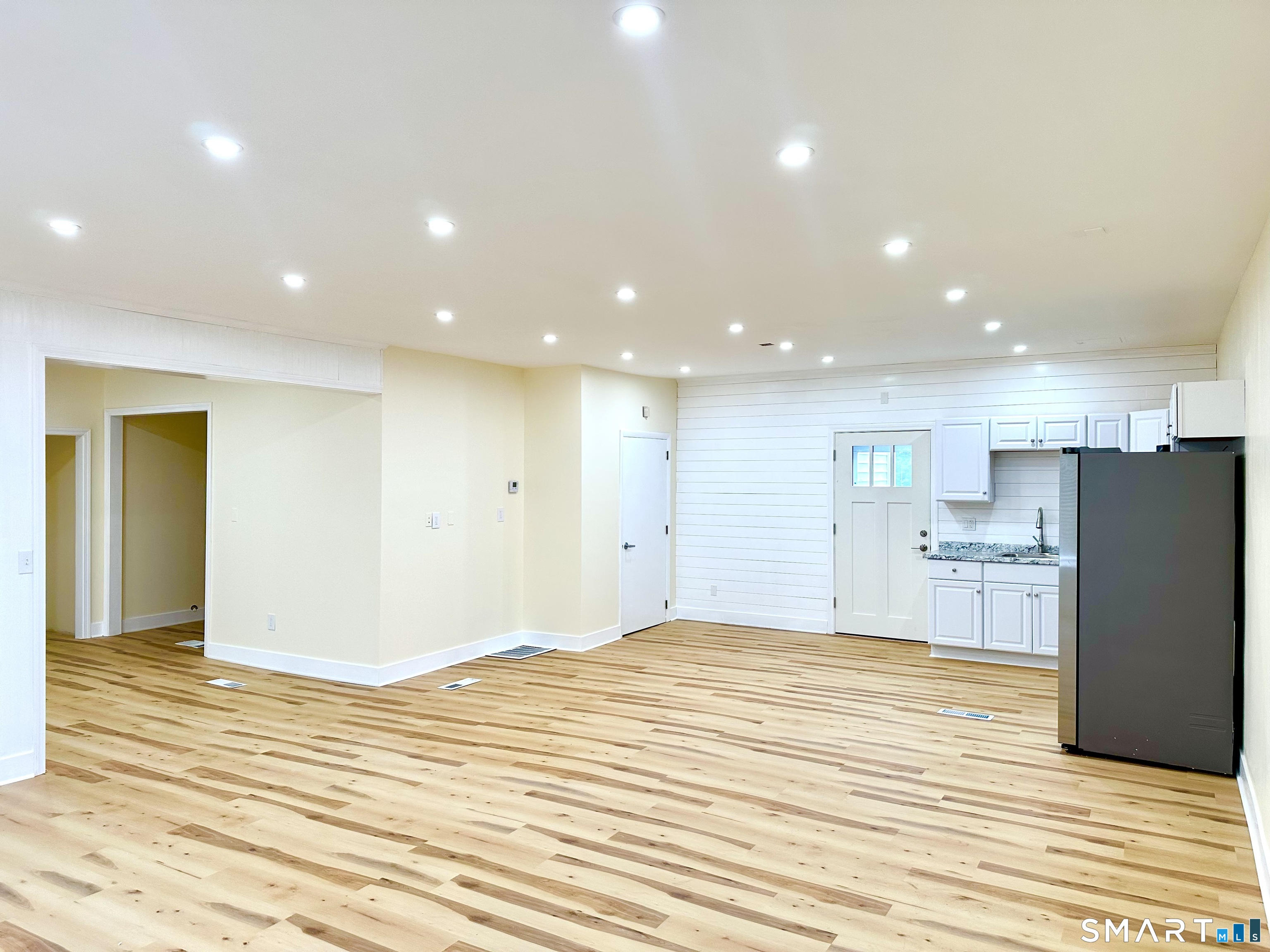 3848 Whitney Avenue photo 9