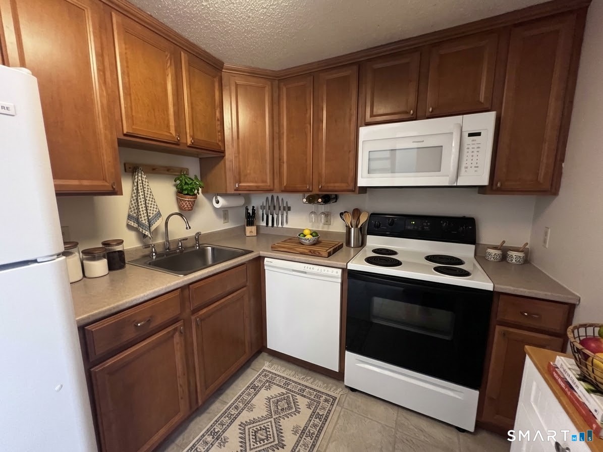 130 Coe Avenue Unit #23 photo 2