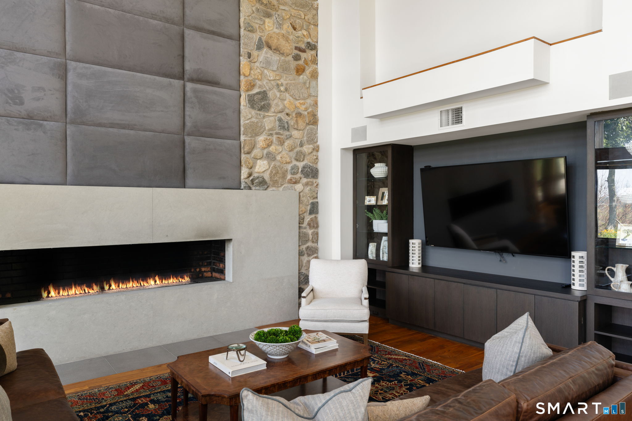 Custom built ins & entertainment center