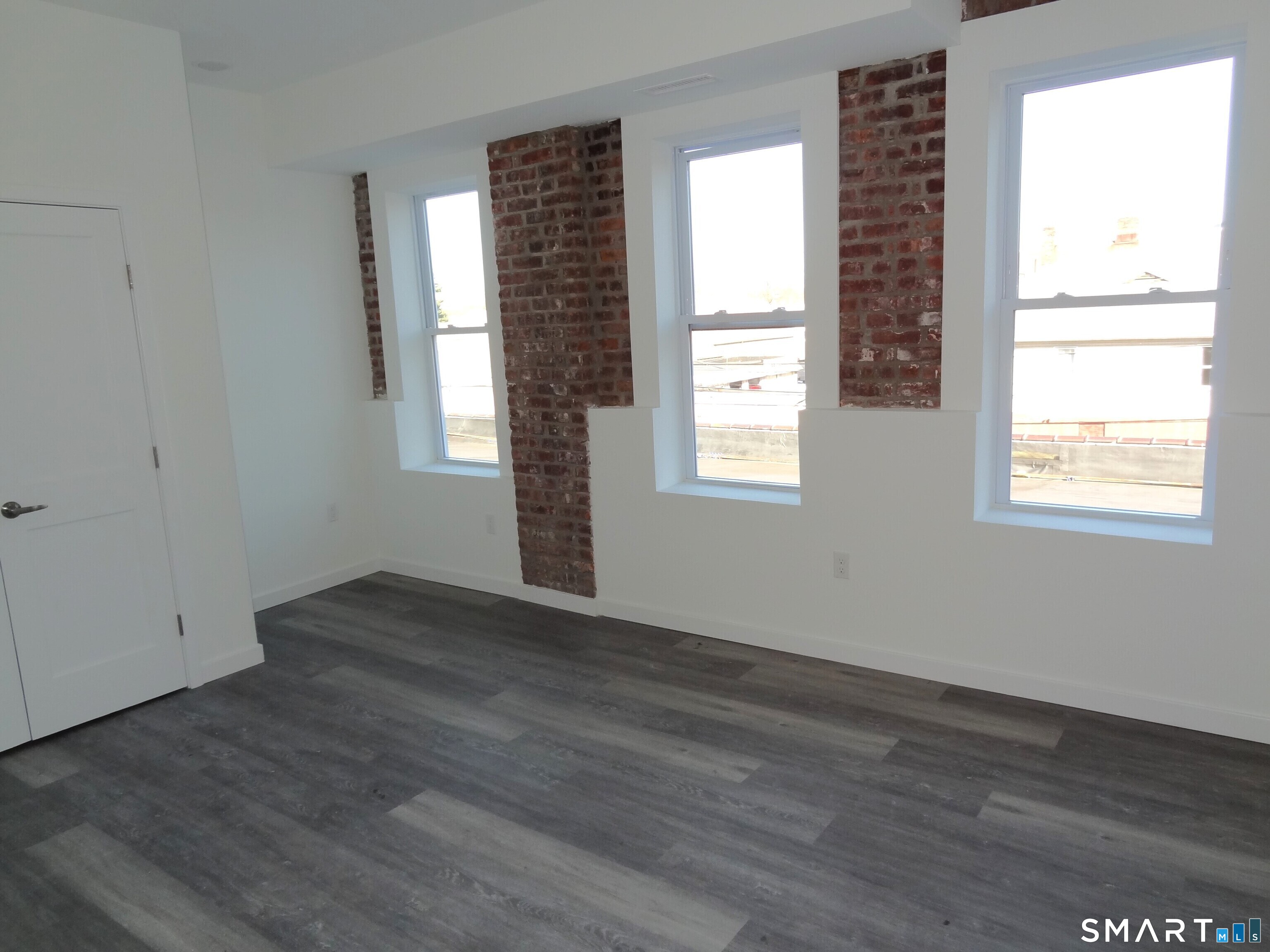 2806 Fairfield Avenue Unit #205 photo 9