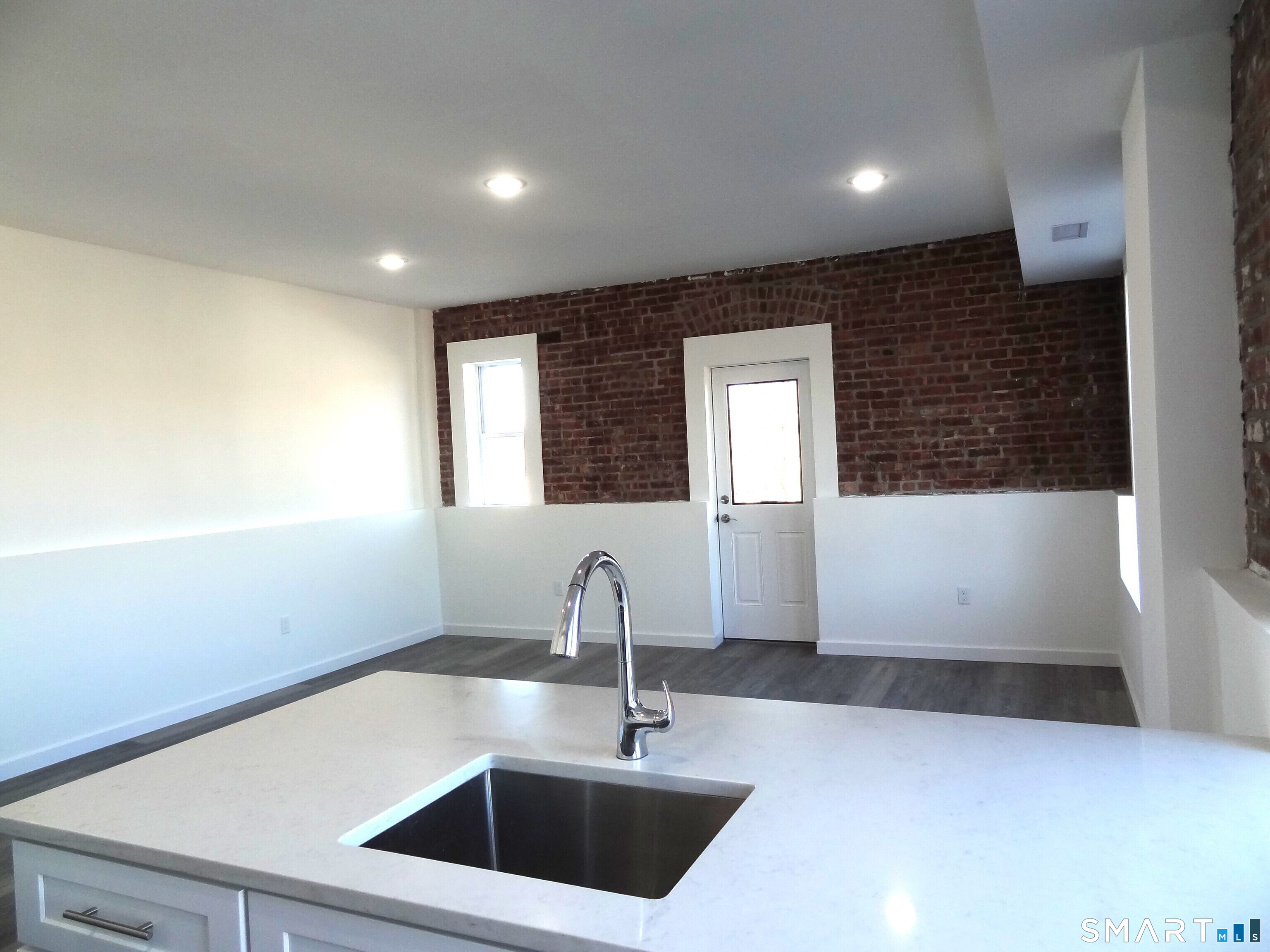 2806 Fairfield Avenue Unit #205 photo 5