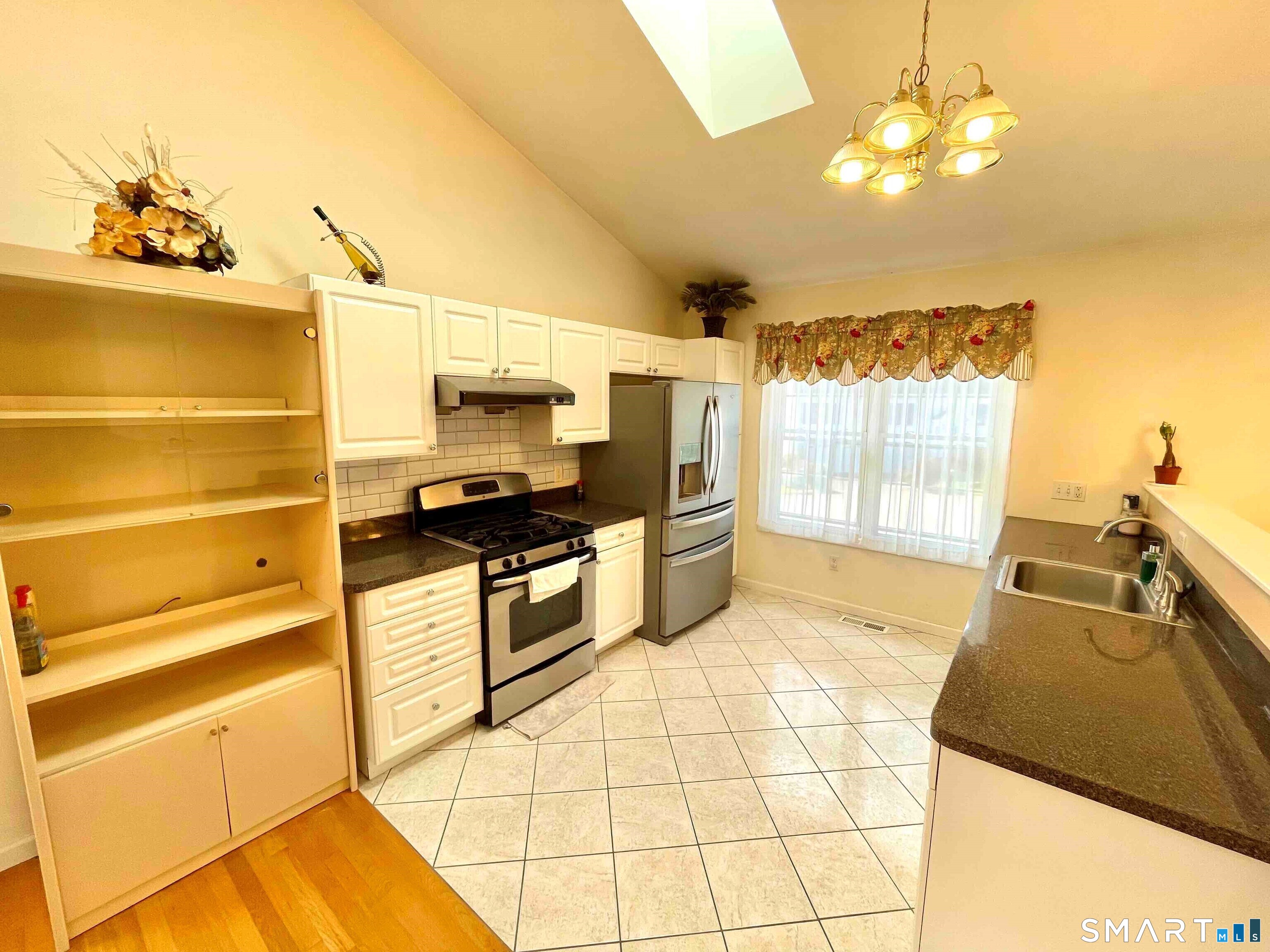 65 Olde Elm Close photo 4