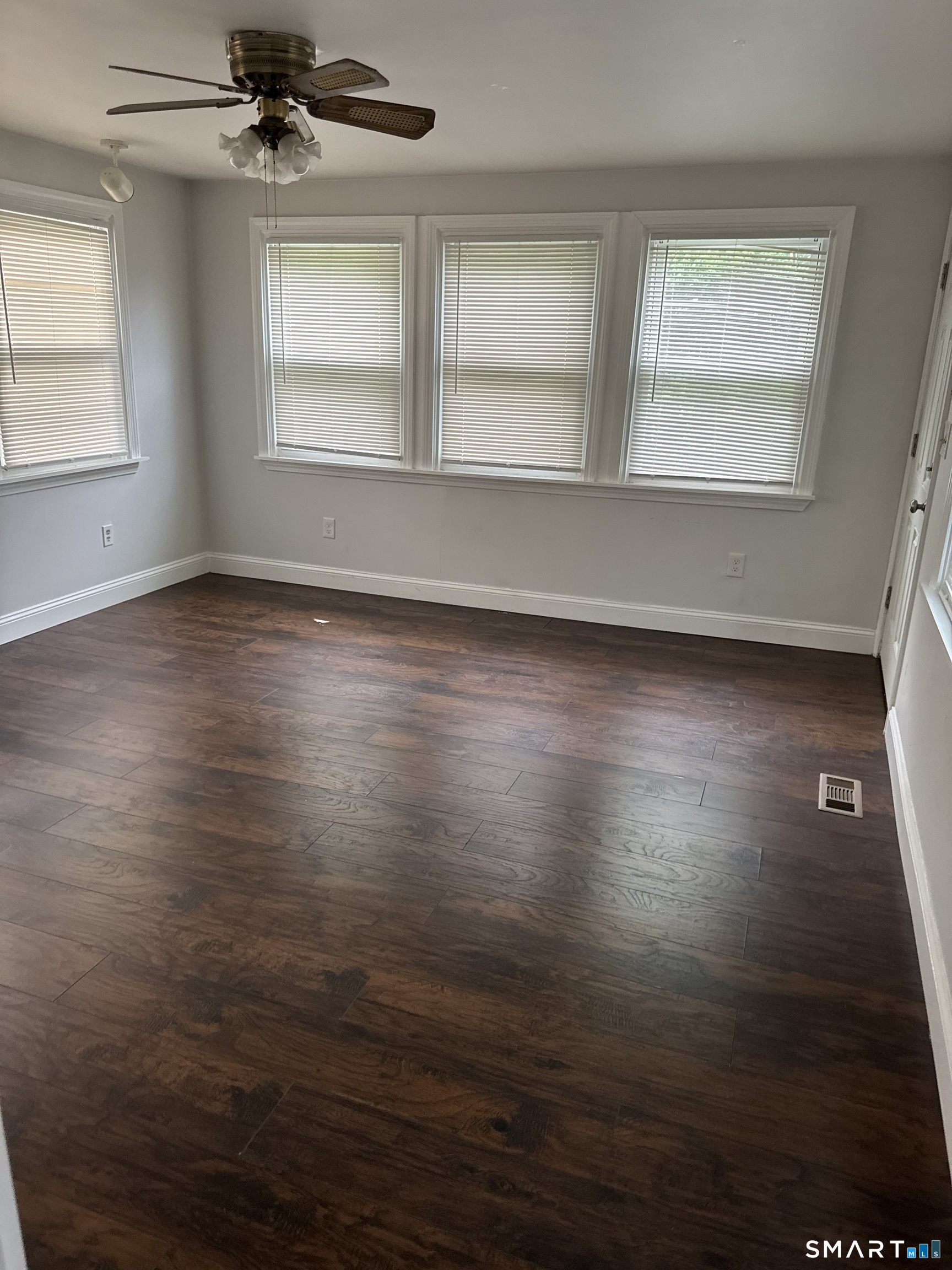 Foto 7 de Casa en renta en 376 Dexter Drive, Bridgeport, CT — $4,200/mes